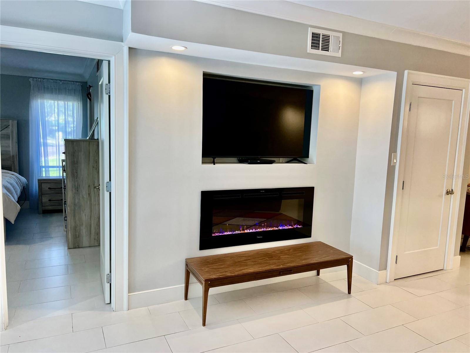 Image 27 of 38 For 1 Lake Hollingsworth Drive 1