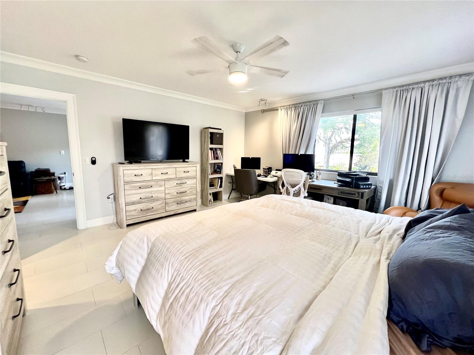 Image 29 of 38 For 1 Lake Hollingsworth Drive 1