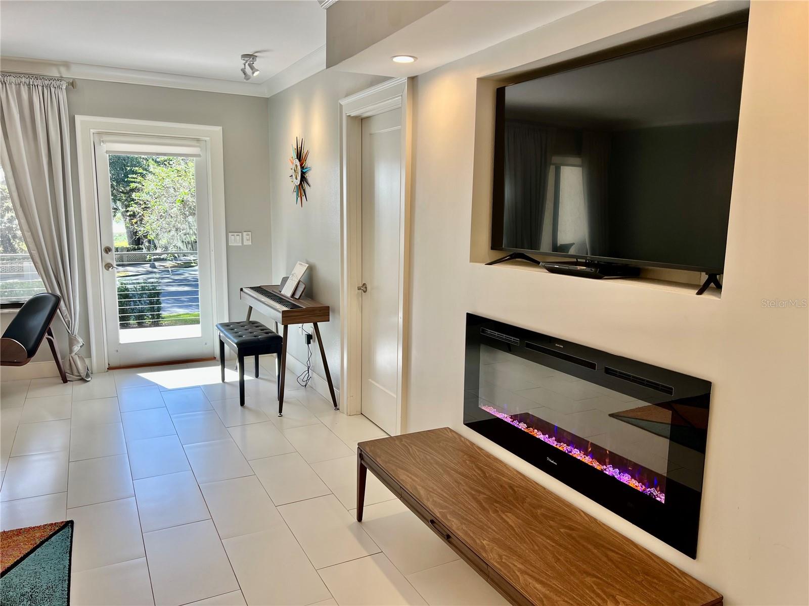 Image 3 of 38 For 1 Lake Hollingsworth Drive 1