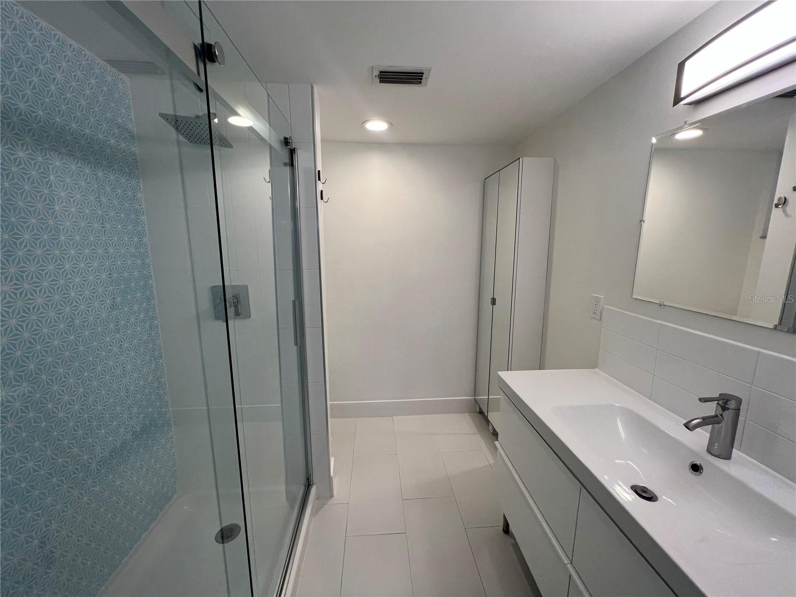 Image 33 of 38 For 1 Lake Hollingsworth Drive 1