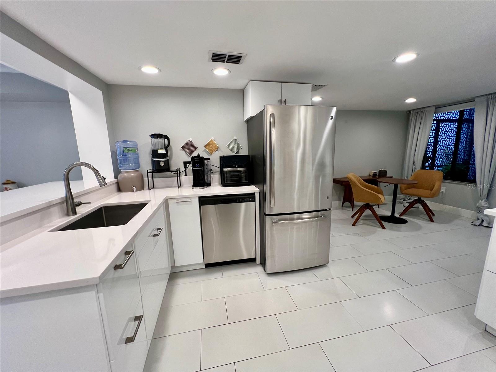 Image 8 of 38 For 1 Lake Hollingsworth Drive 1