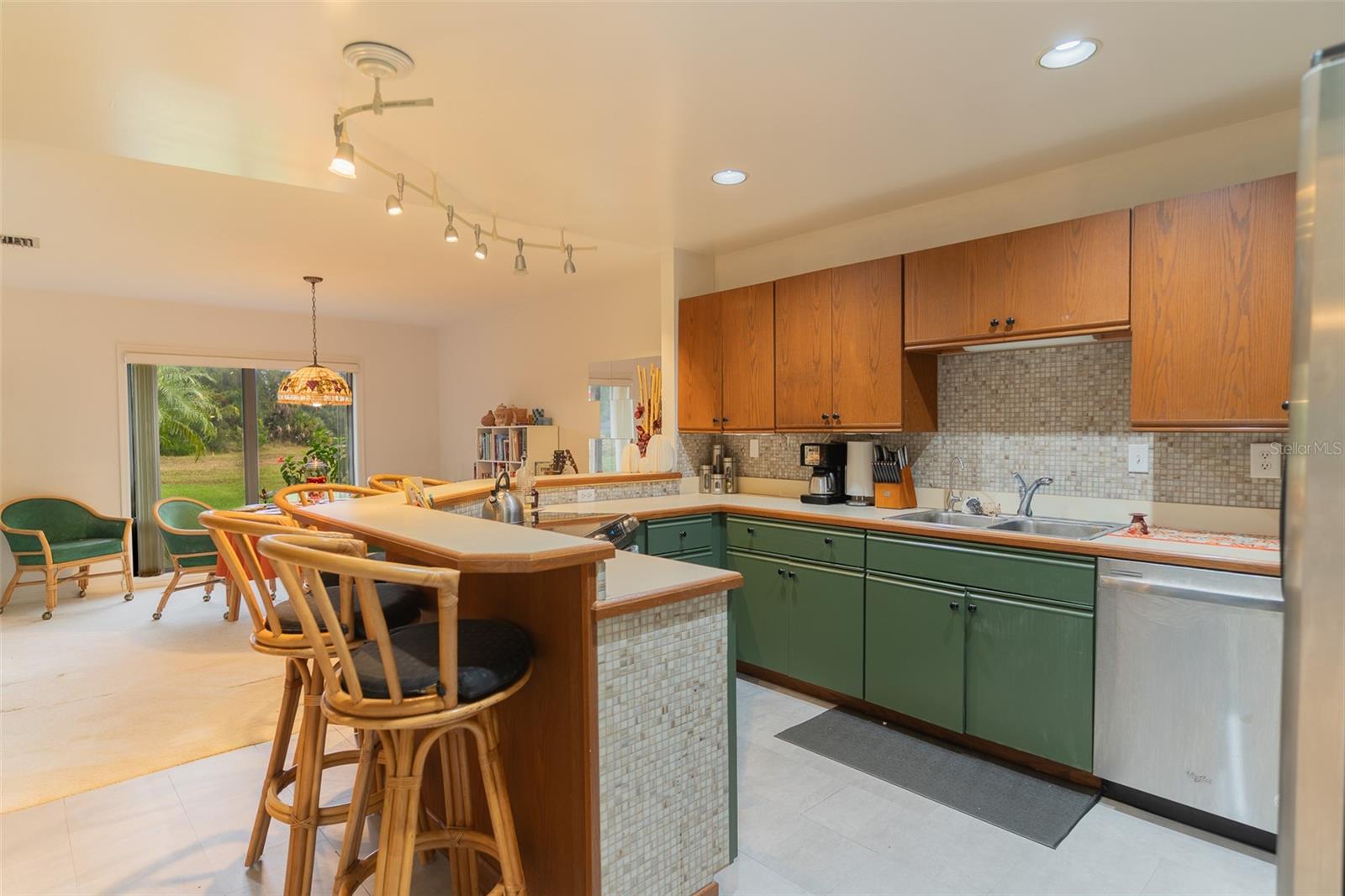 Image 4 of 25 For 109 Tuxford Dr