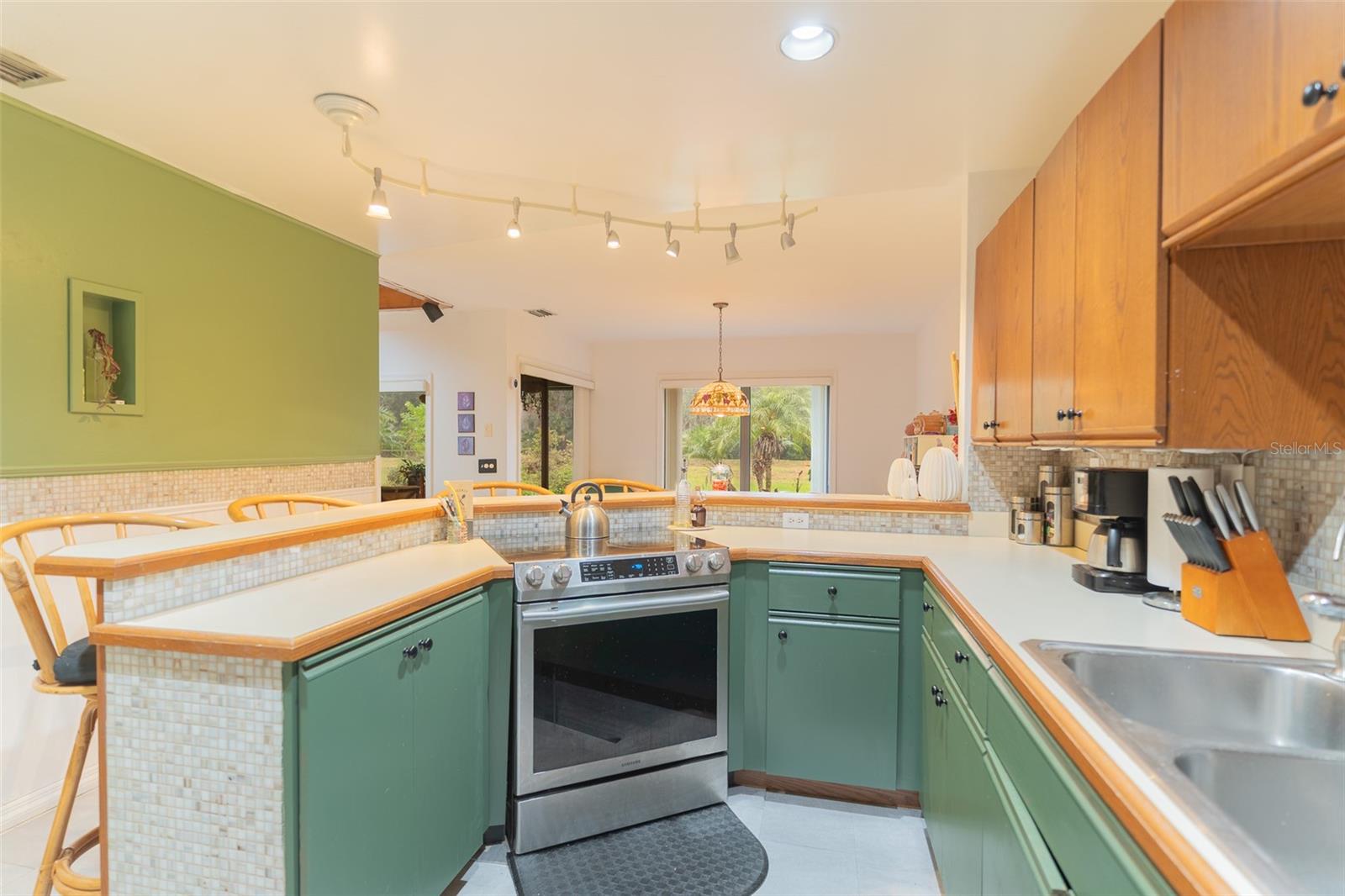 Image 5 of 25 For 109 Tuxford Dr