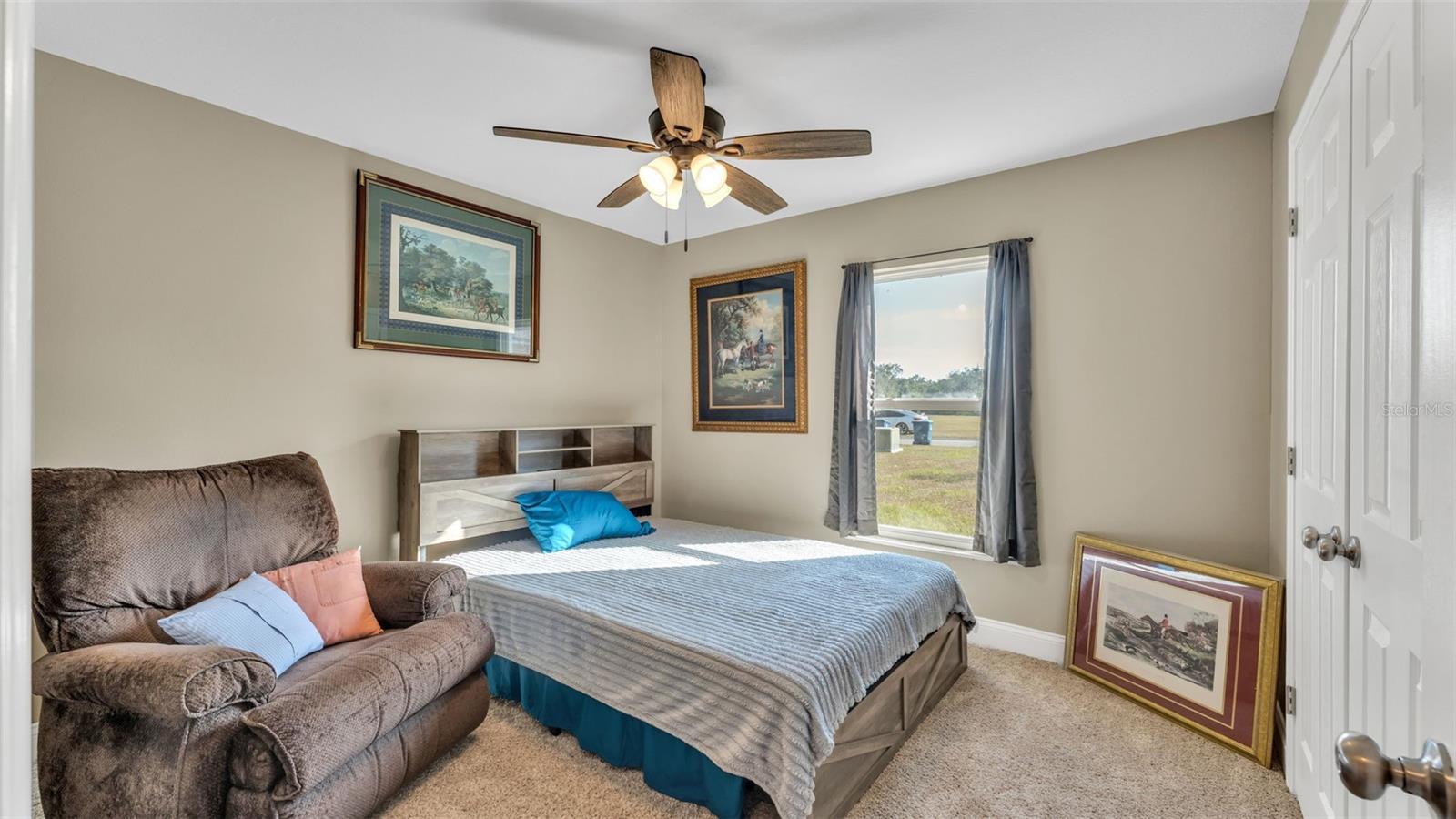 Image 18 of 31 For 461 6th Street Se