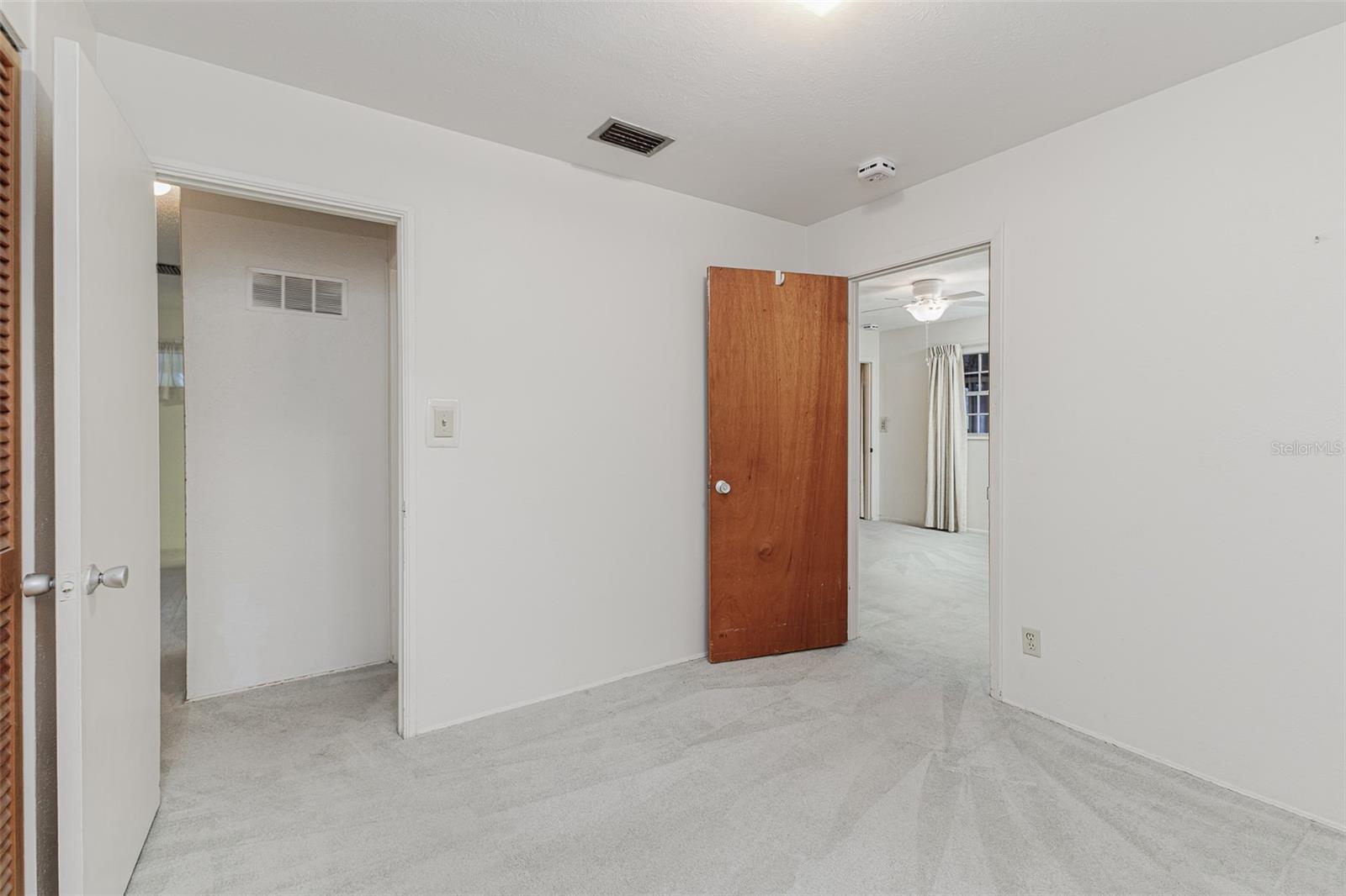 Image 18 of 27 For 275 Clower Street