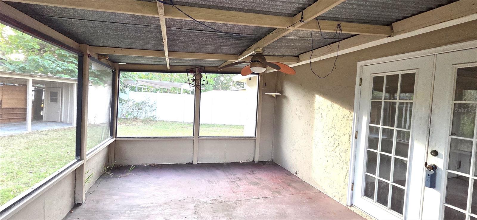 Listing photo id 23 for 5624 Mccoy Court