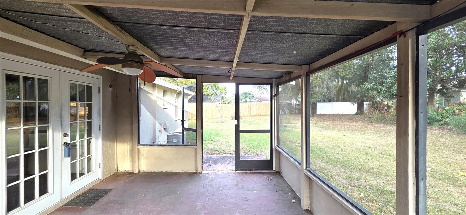 Listing photo id 24 for 5624 Mccoy Court