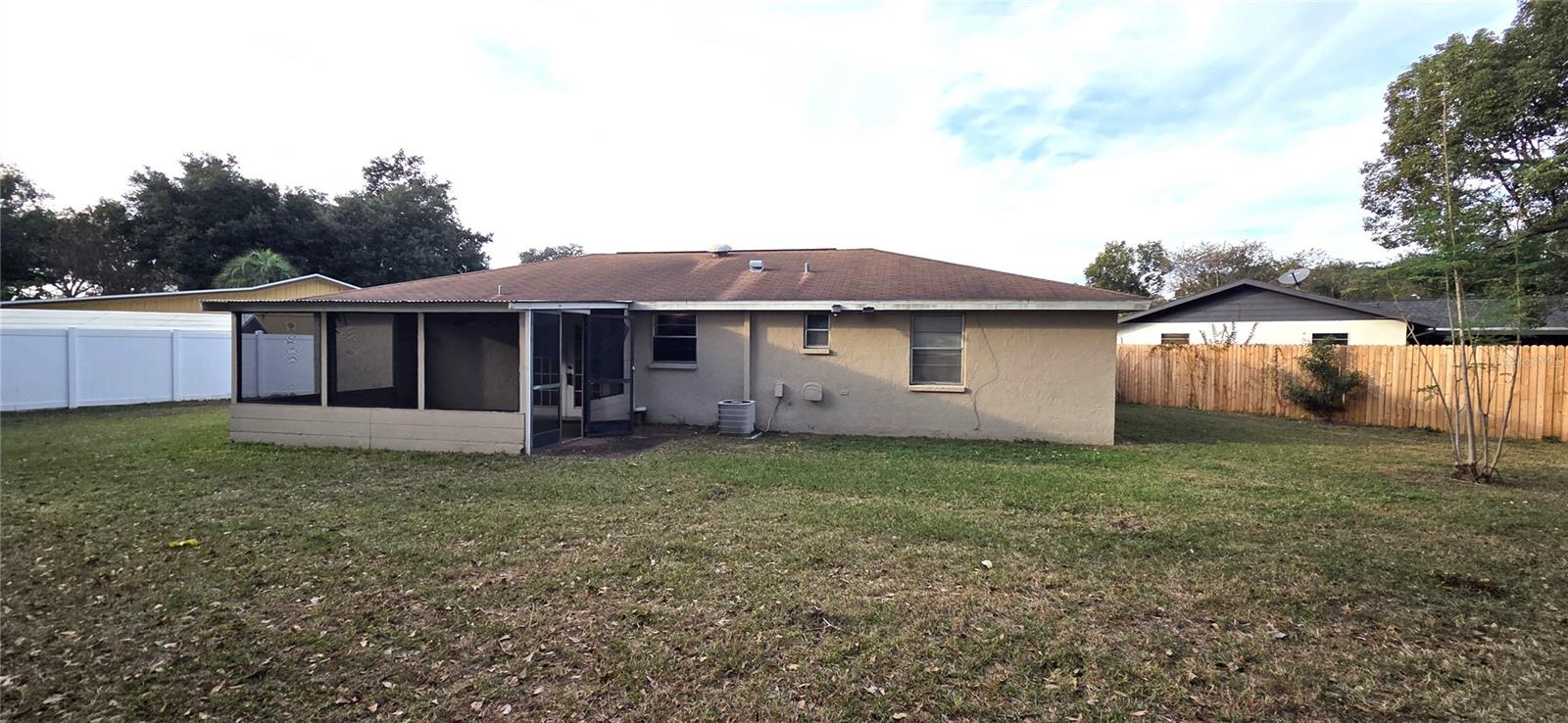 Listing photo id 27 for 5624 Mccoy Court