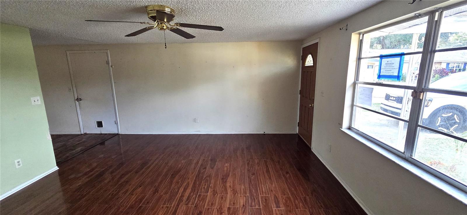 Listing photo id 4 for 5624 Mccoy Court