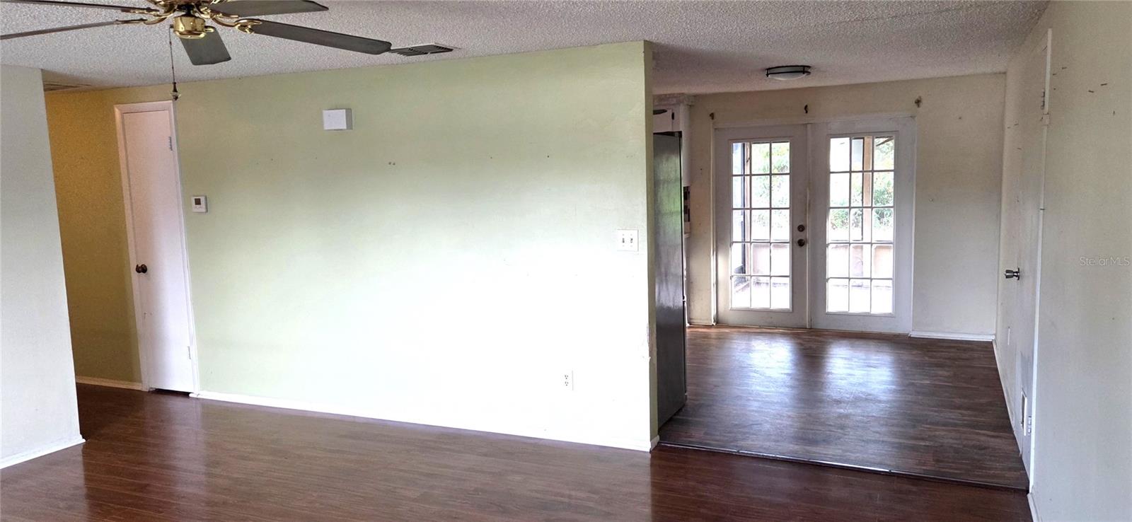 Listing photo id 5 for 5624 Mccoy Court