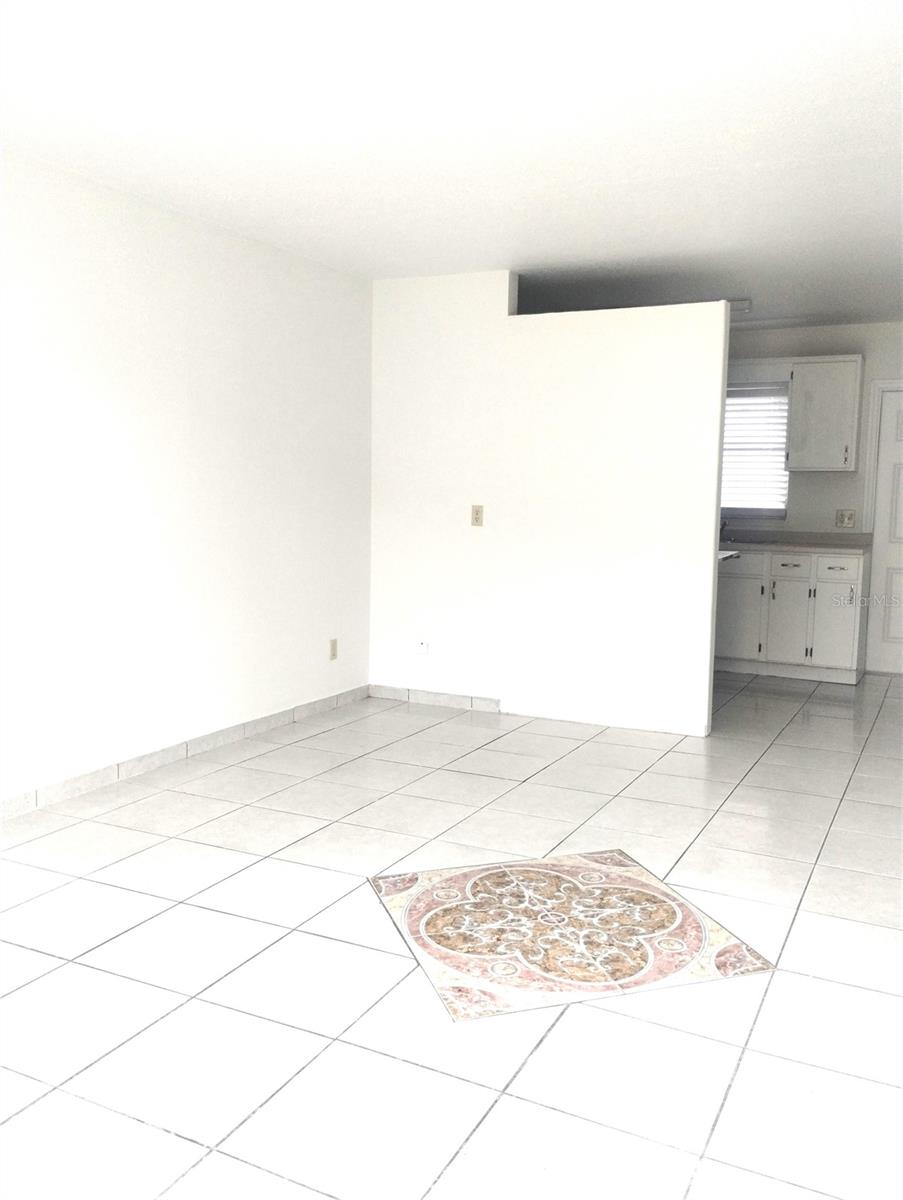 Image 3 of 10 For 804 Avenue L Sw