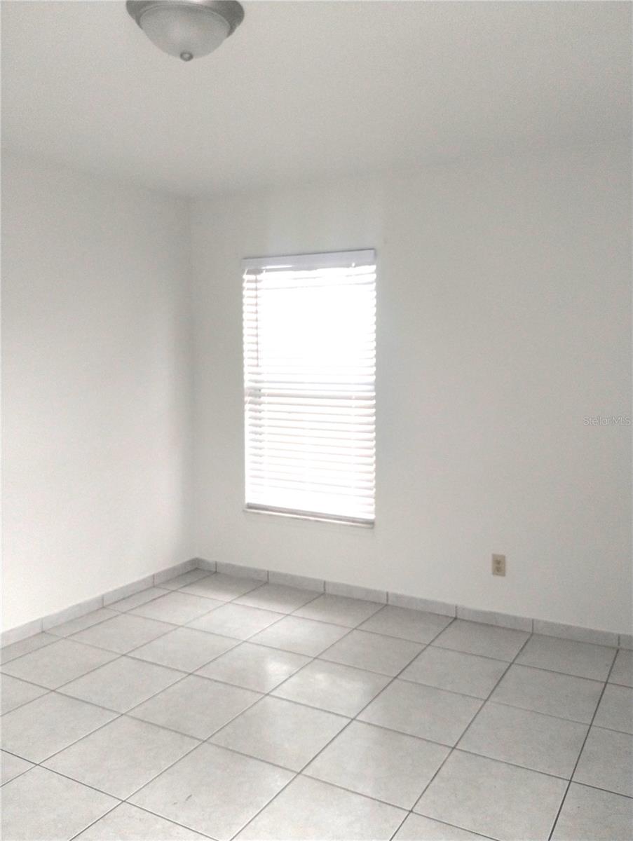 Image 8 of 10 For 804 Avenue L Sw