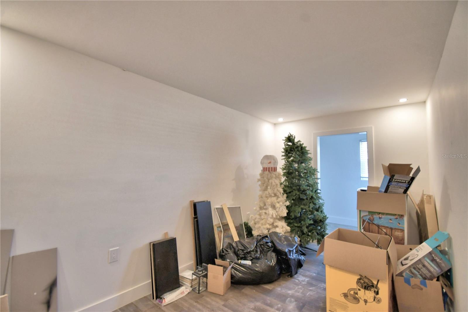 Image 14 of 36 For 112 Paine Drive