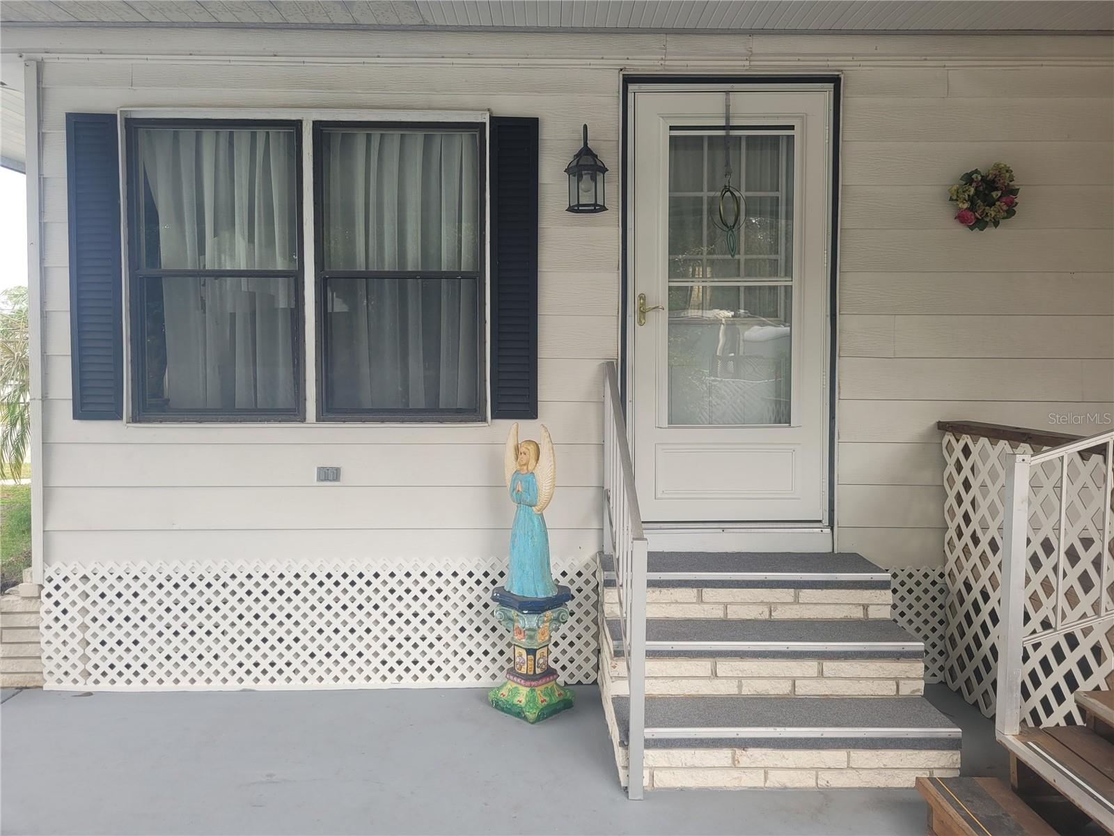 Image 3 of 40 For 3027 Galaxy Lane