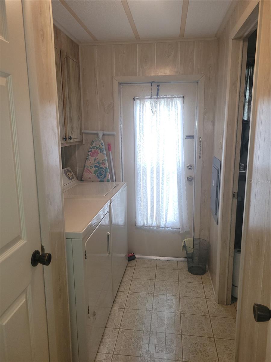 Image 36 of 40 For 3027 Galaxy Lane