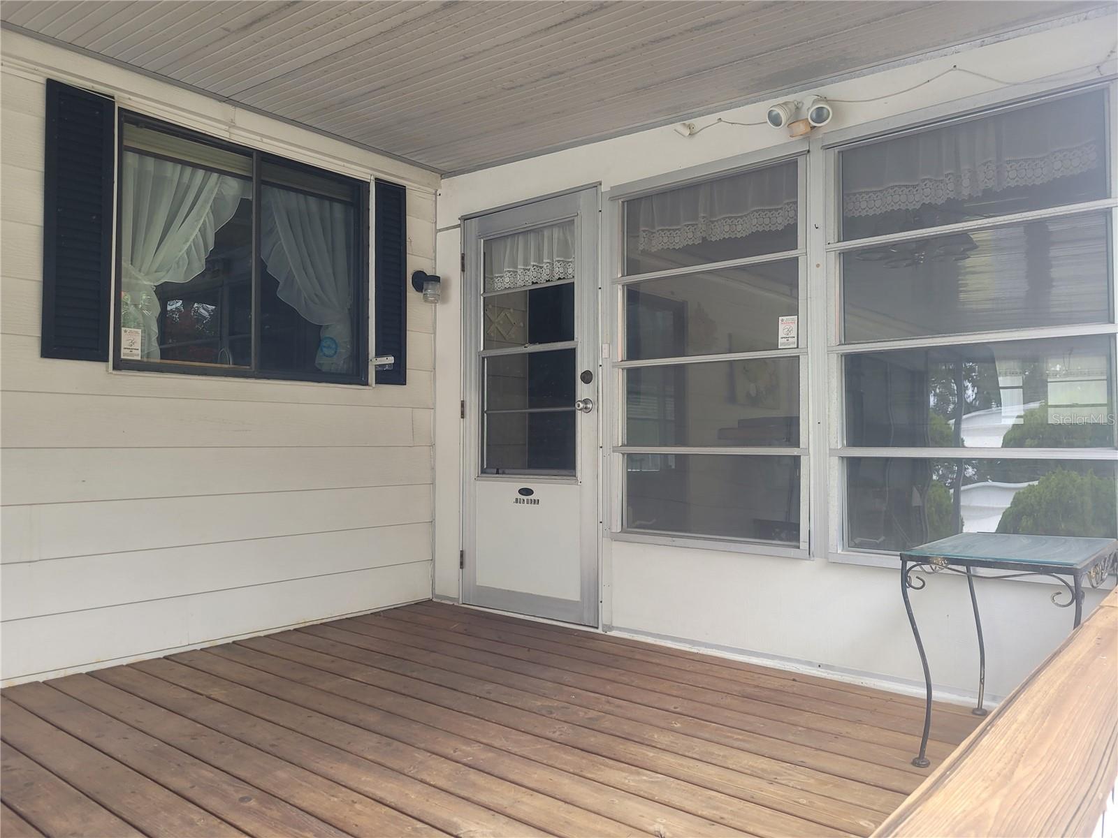 Image 4 of 40 For 3027 Galaxy Lane