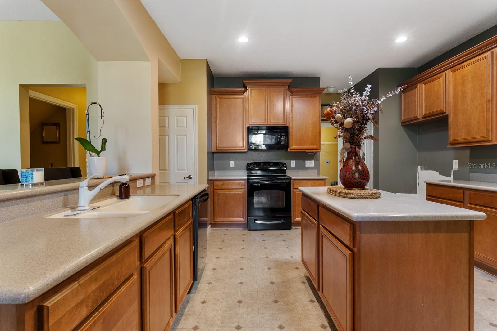 Image 14 of 52 For 279 Brookshire Drive