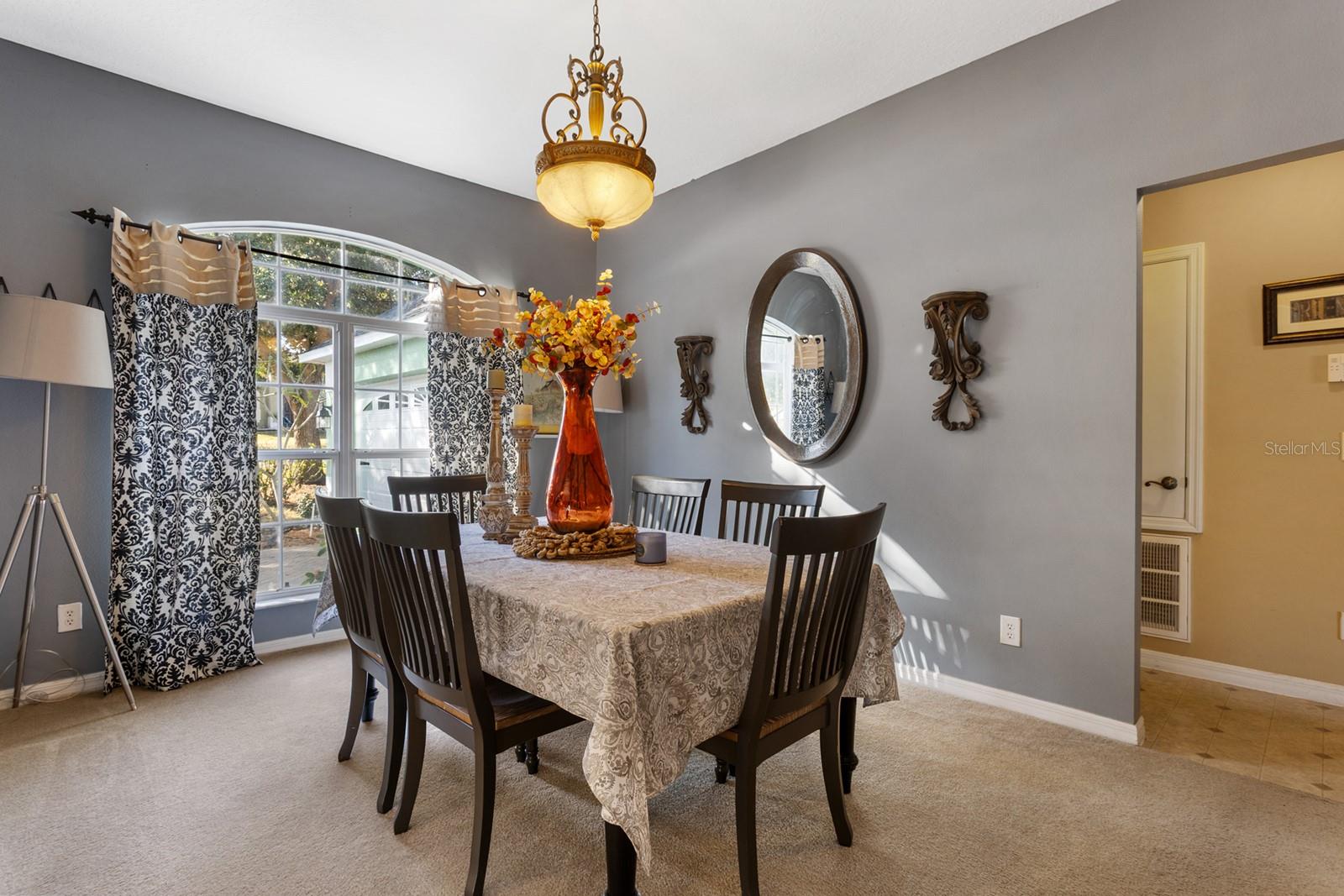 Image 6 of 52 For 279 Brookshire Drive