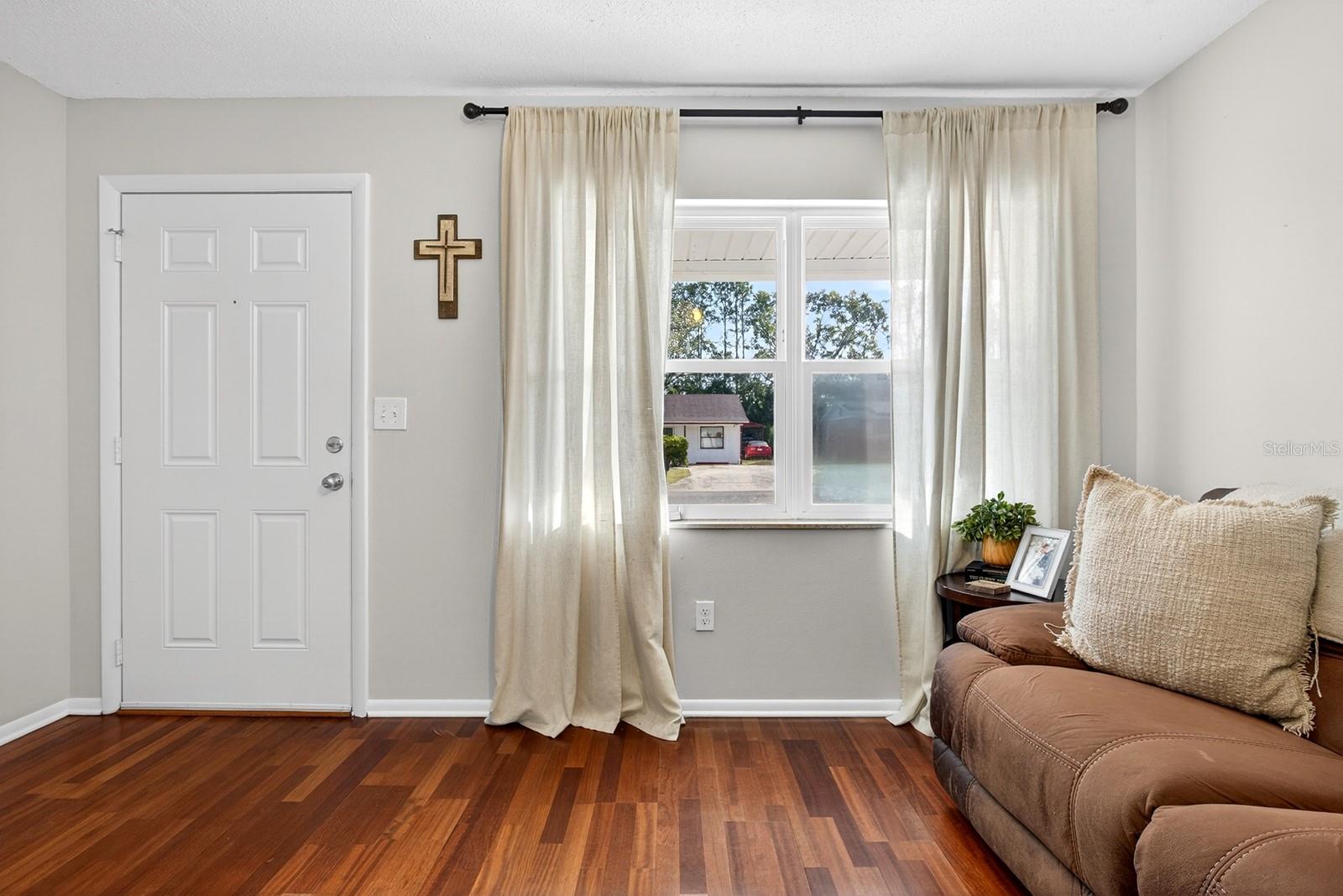 Image 7 of 30 For 2804 Kathryn Avenue