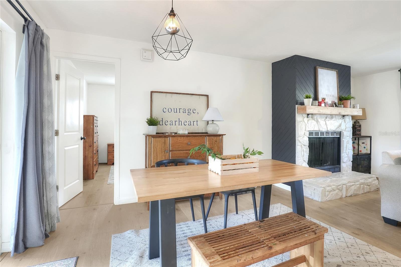 Image 10 of 41 For 3830 Bent Tree Loop E