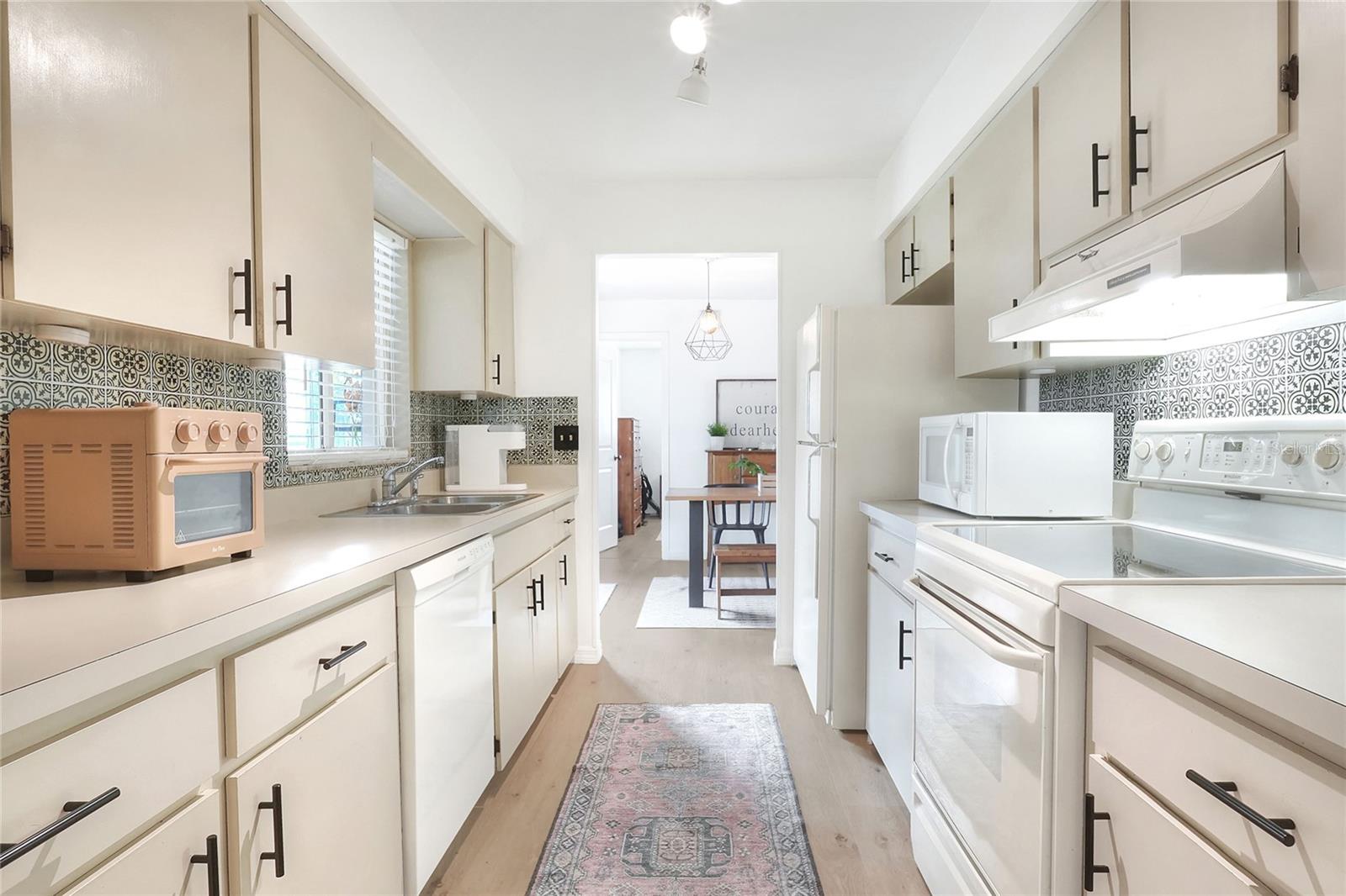 Image 12 of 41 For 3830 Bent Tree Loop E