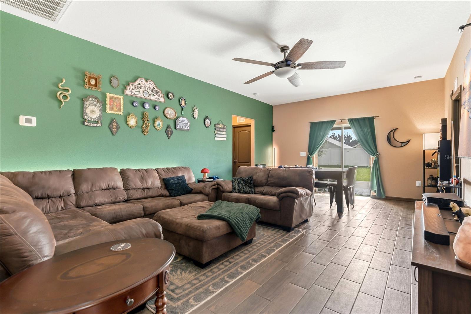 Image 15 of 39 For 1895 Thompson Preserve Boulevard