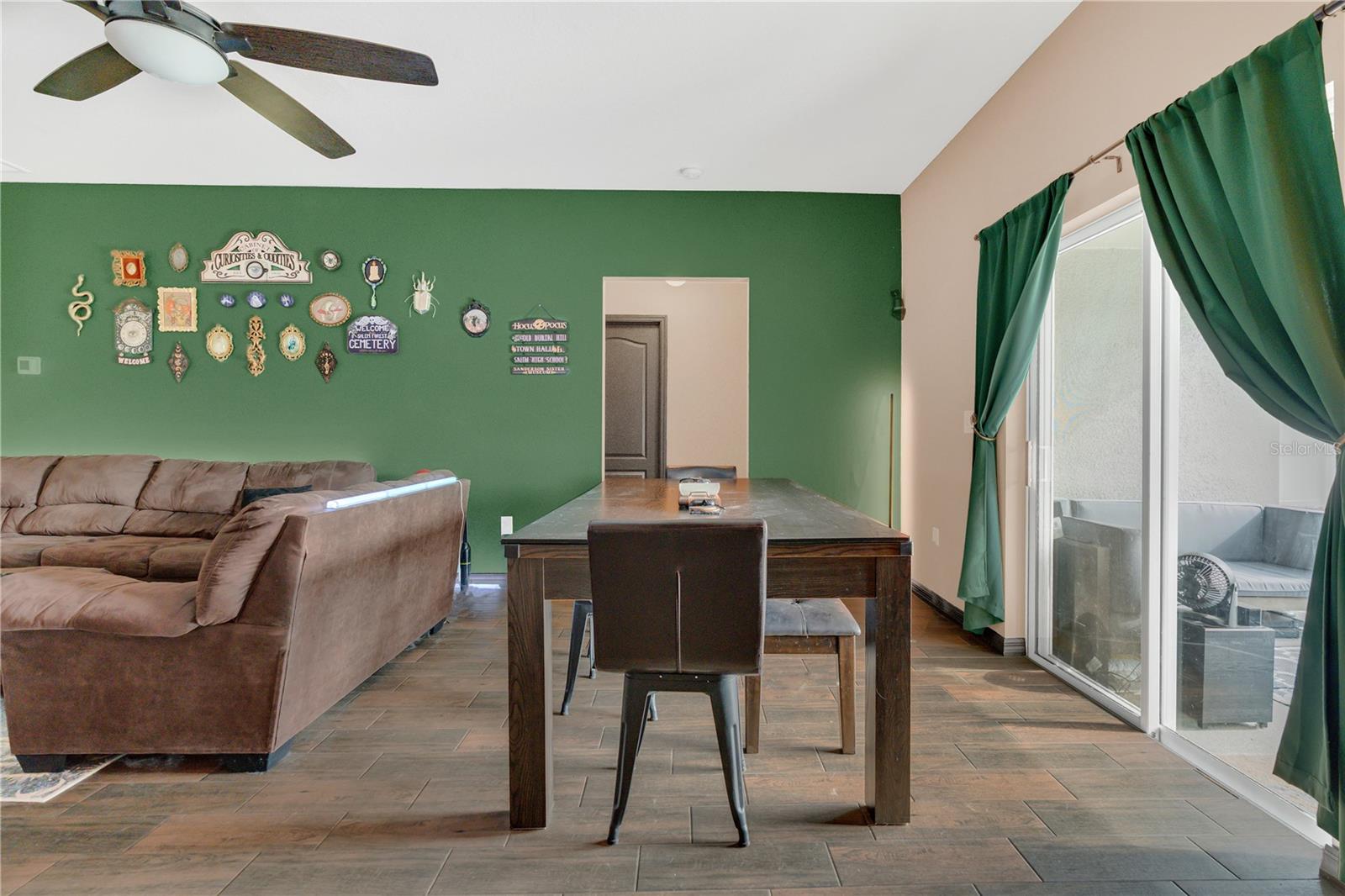 Image 17 of 39 For 1895 Thompson Preserve Boulevard