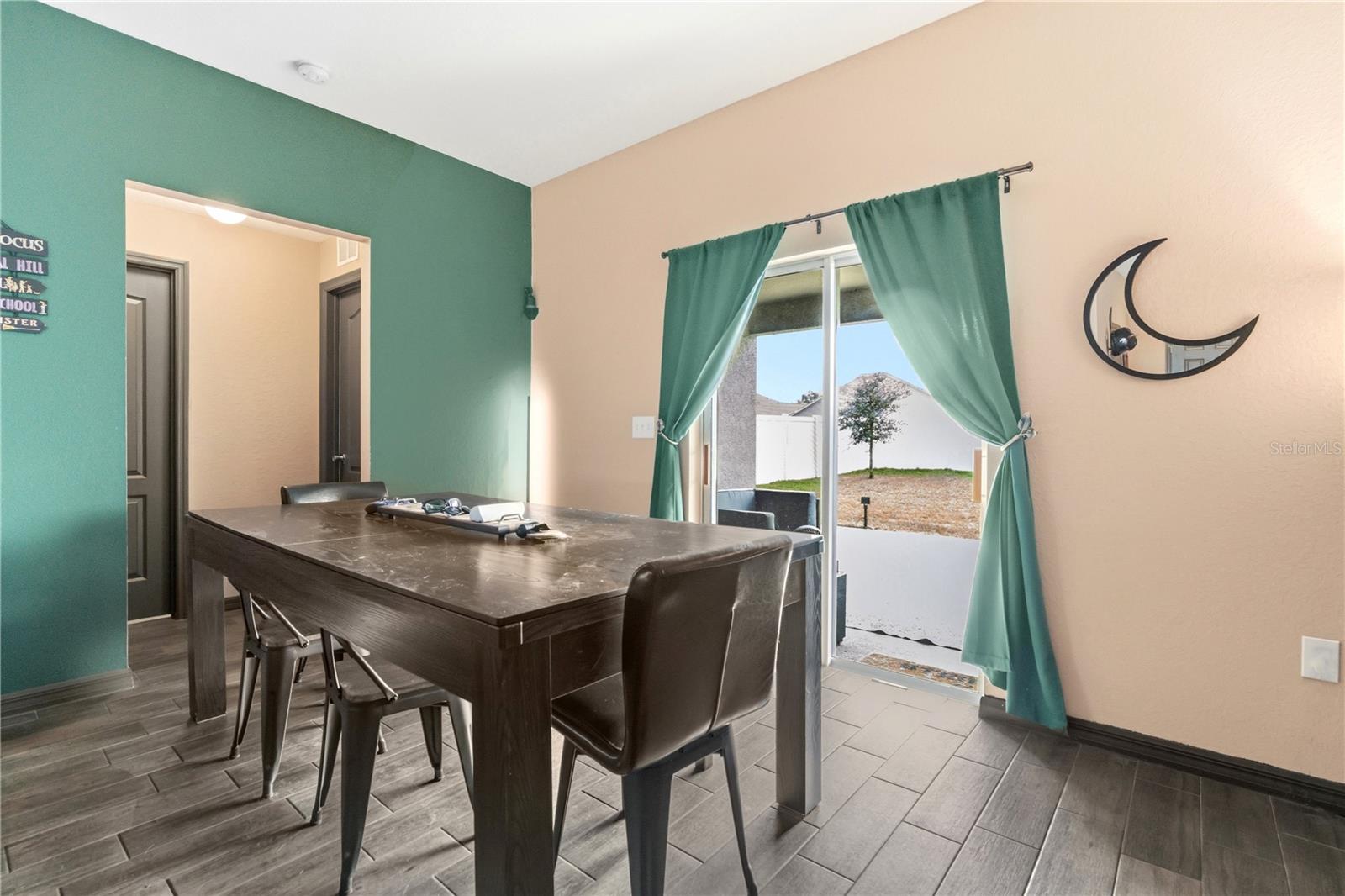 Image 6 of 39 For 1895 Thompson Preserve Boulevard