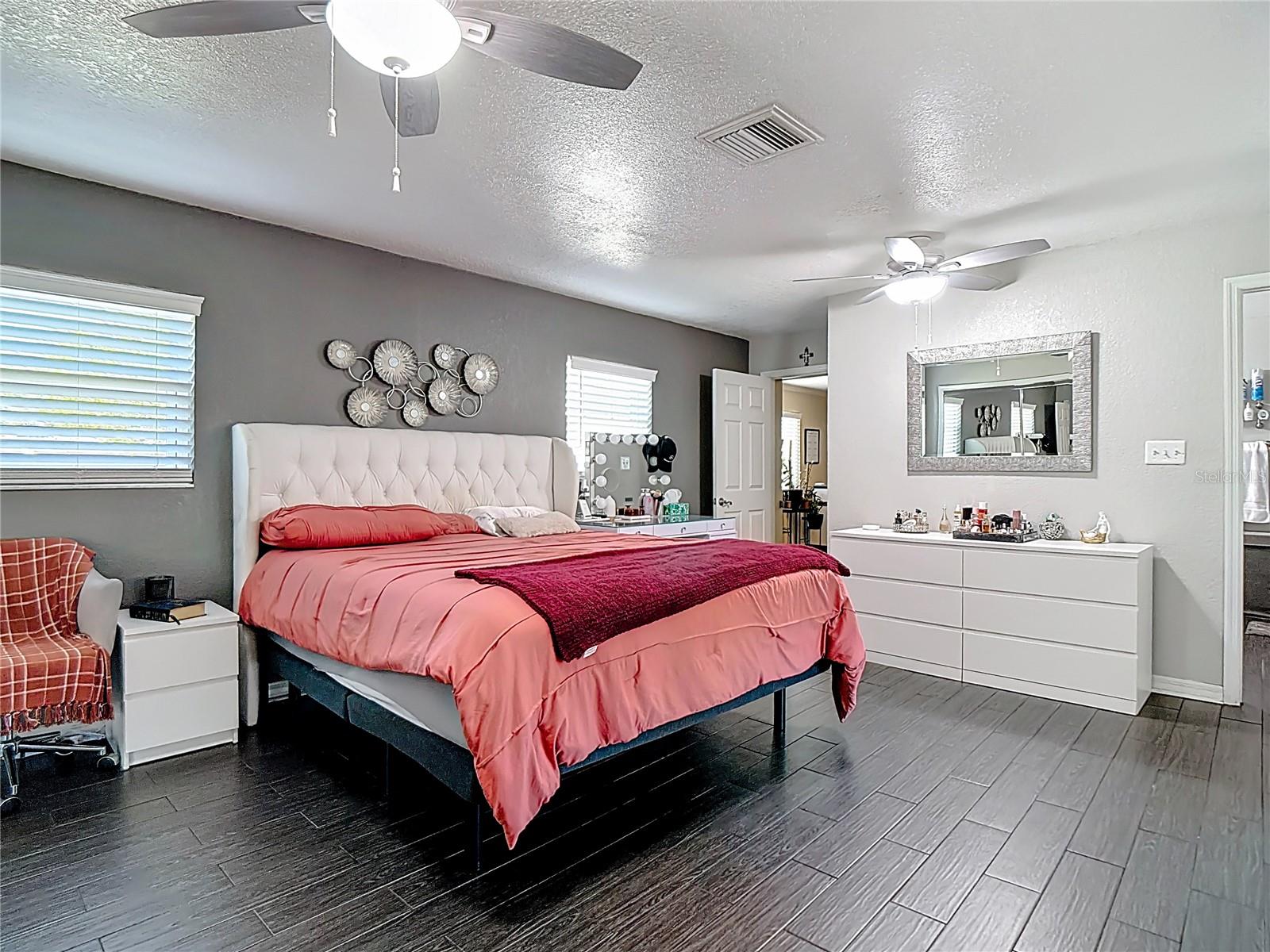 Image 23 of 52 For 5811 Sawyer Road