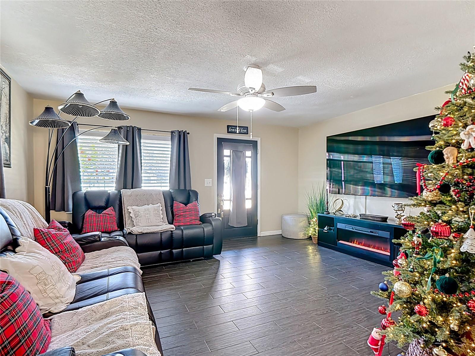 Image 6 of 52 For 5811 Sawyer Road