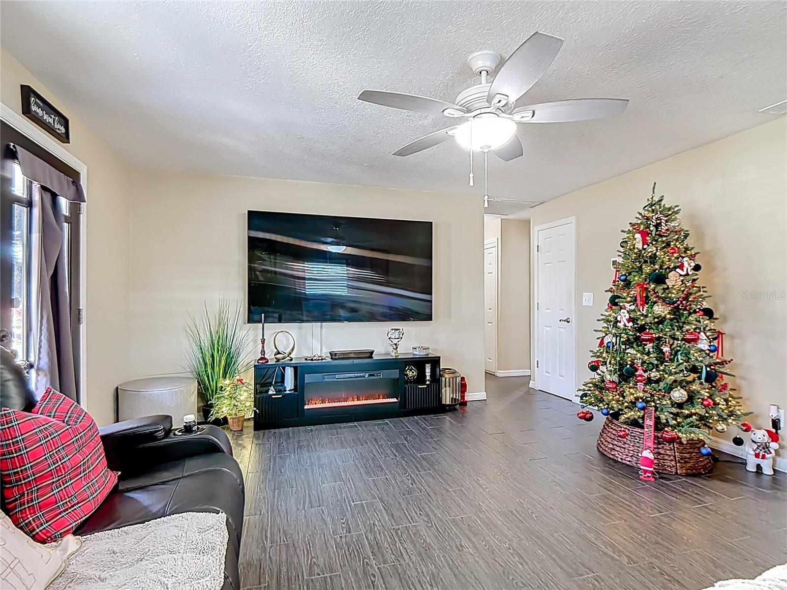 Image 7 of 52 For 5811 Sawyer Road