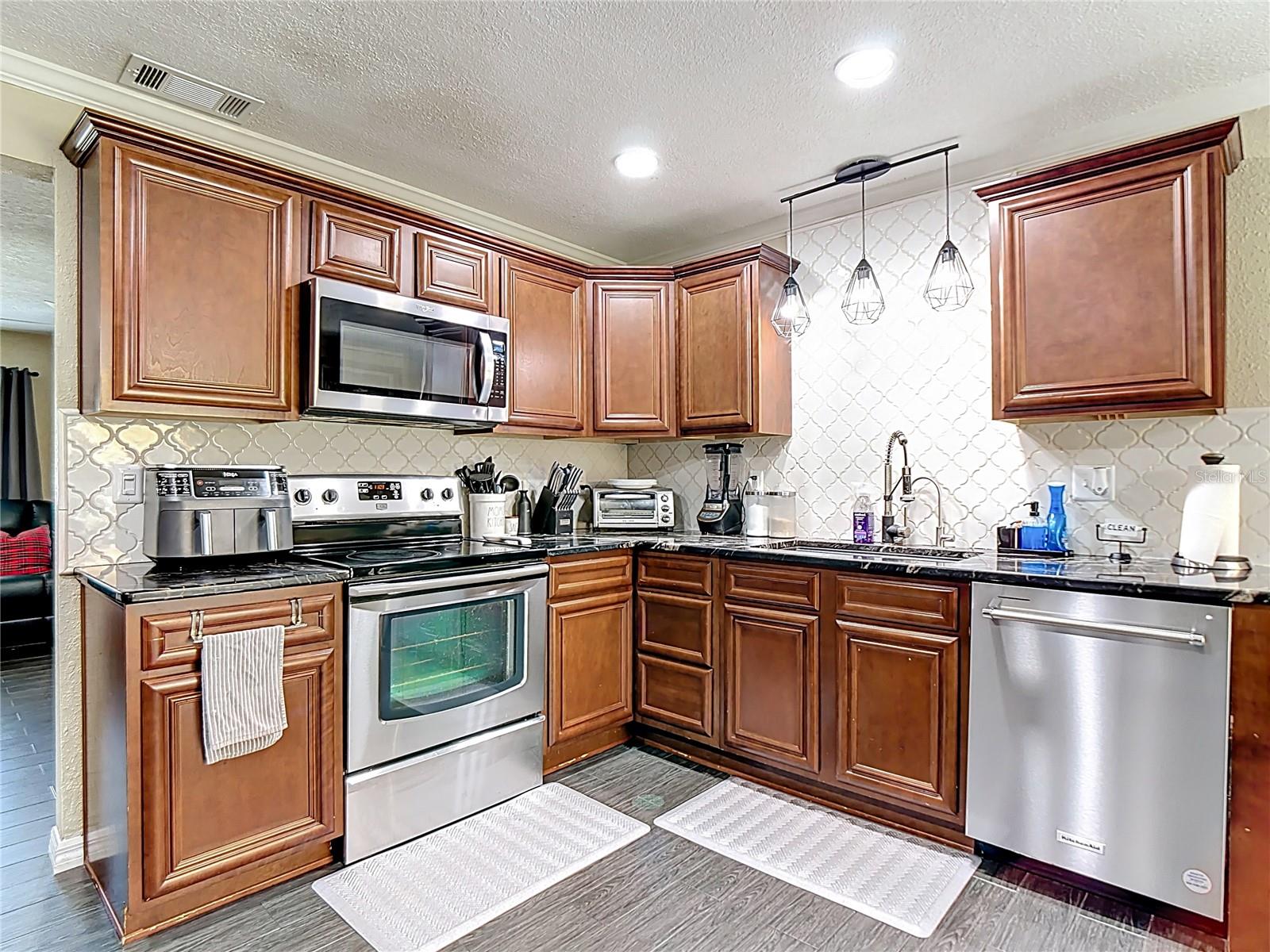 Image 8 of 52 For 5811 Sawyer Road