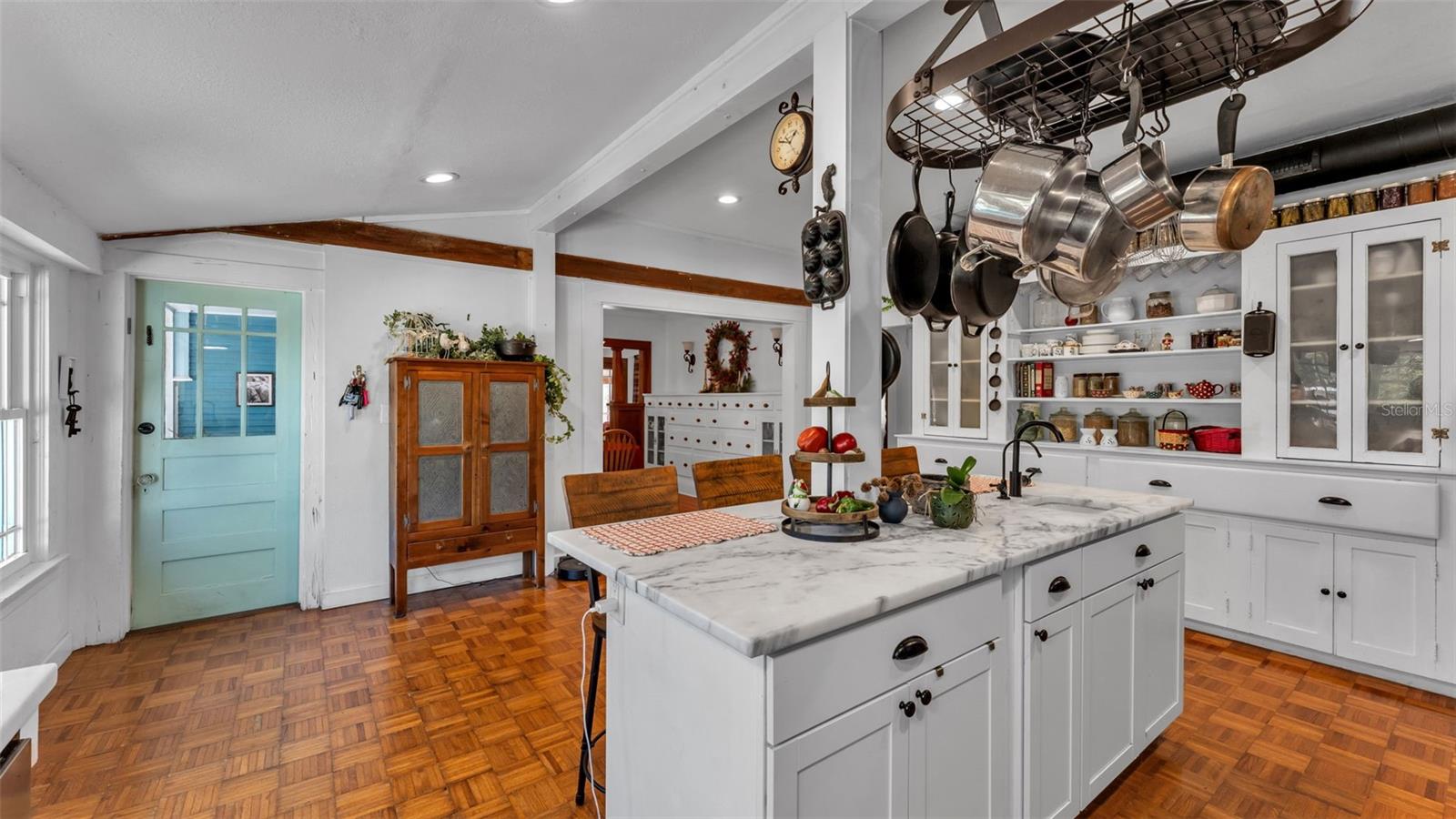 Image 14 of 57 For 2022 Lake Miriam Drive