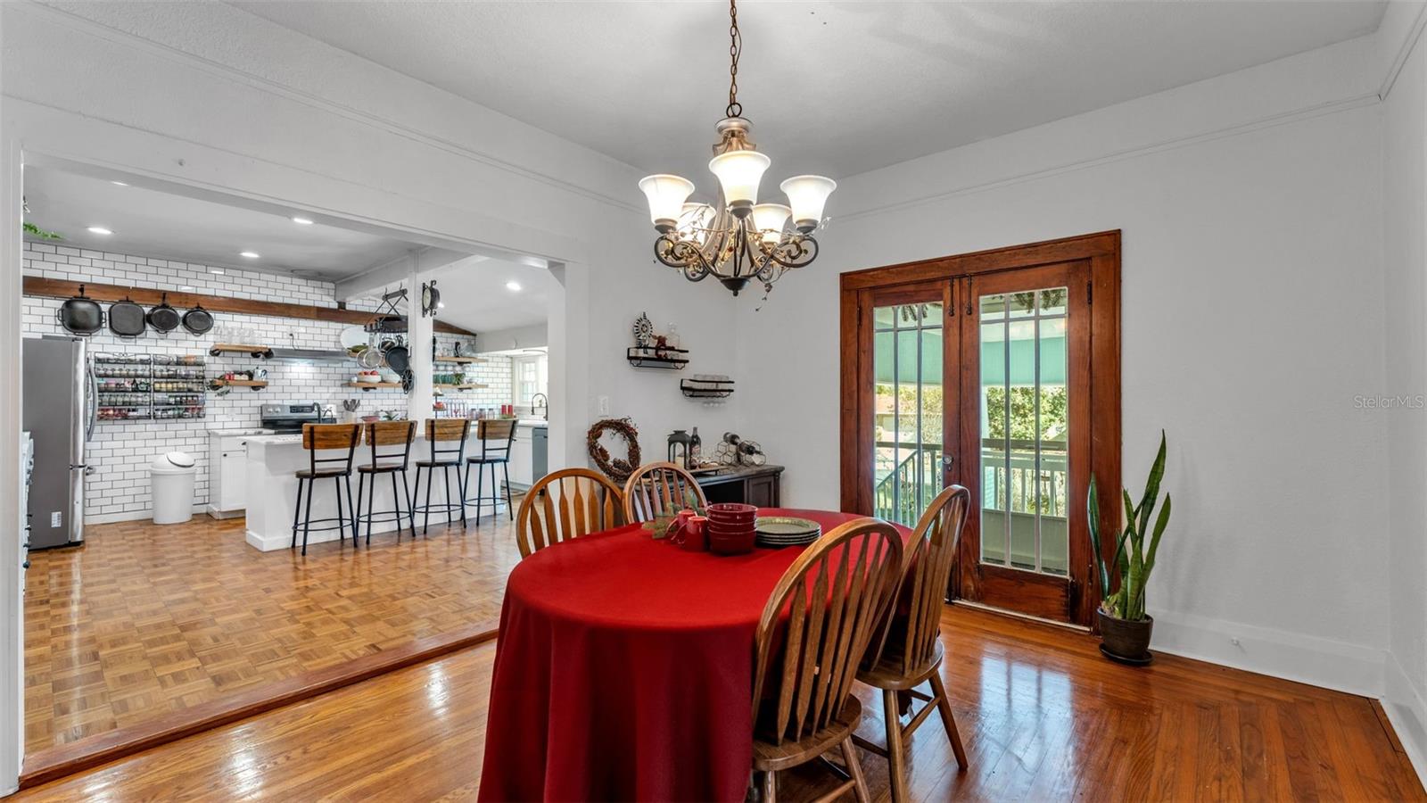 Image 17 of 57 For 2022 Lake Miriam Drive