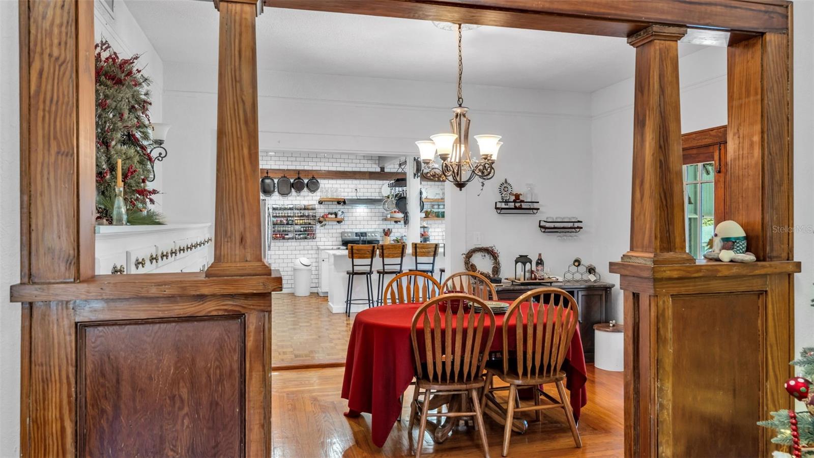 Image 18 of 57 For 2022 Lake Miriam Drive