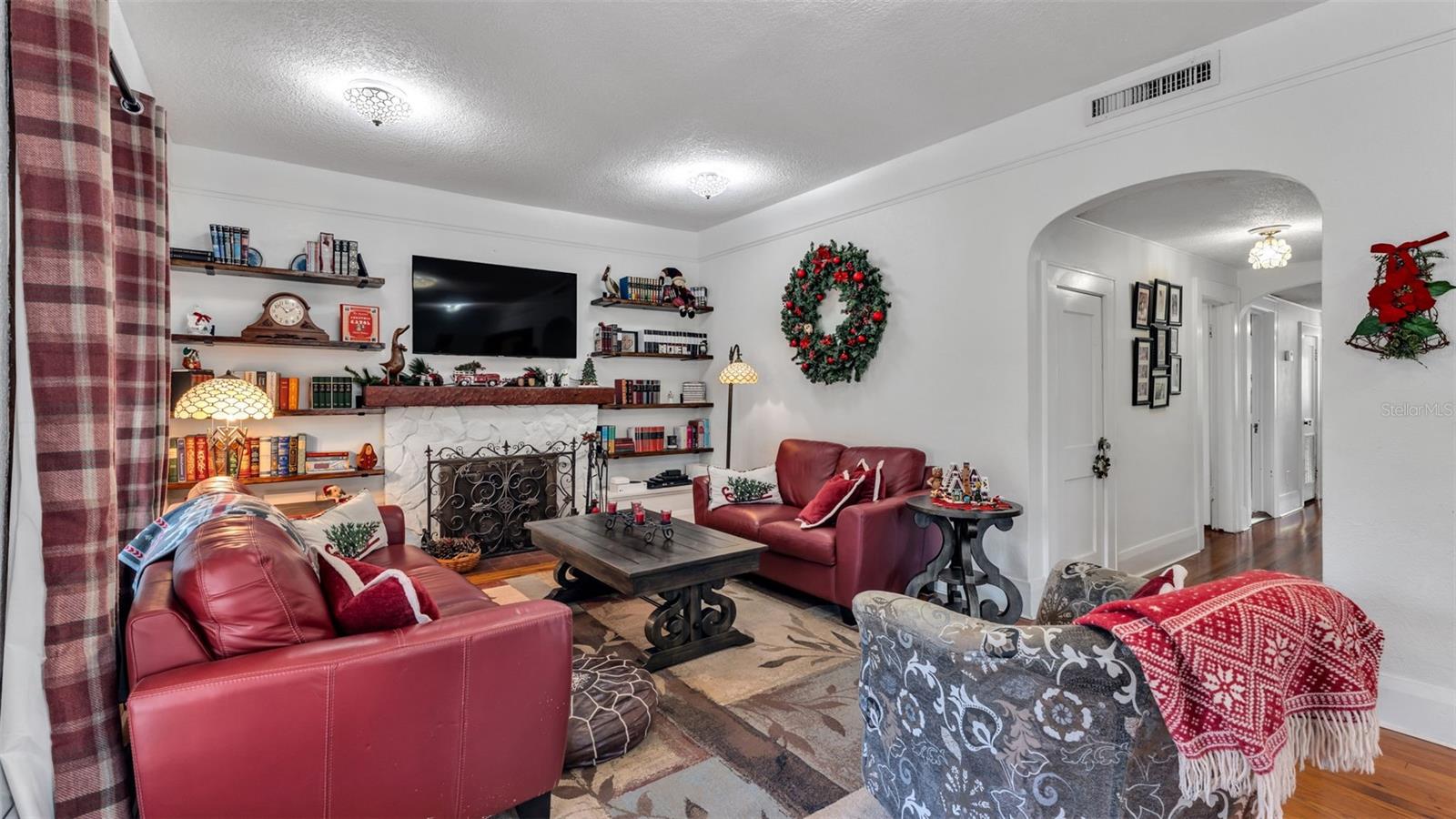 Image 20 of 57 For 2022 Lake Miriam Drive