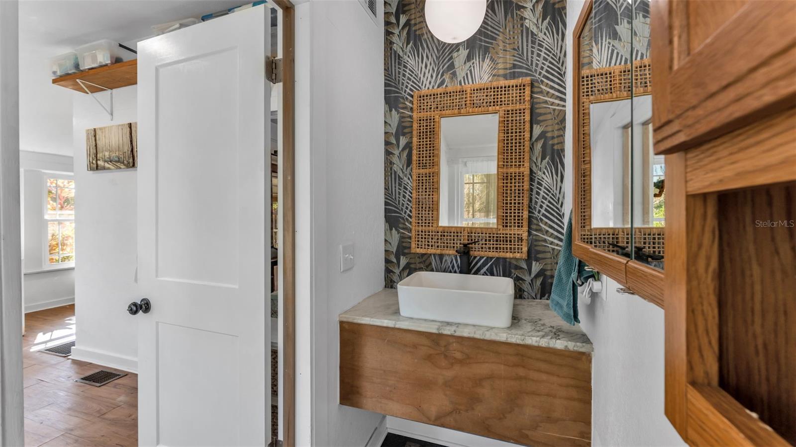 Image 26 of 57 For 2022 Lake Miriam Drive