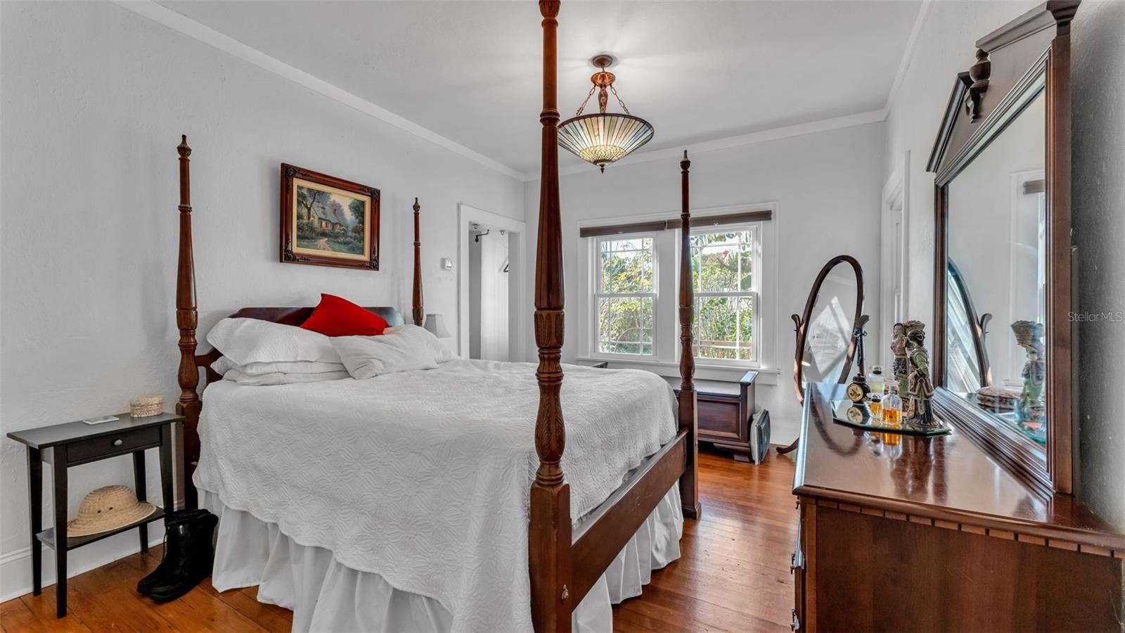 Image 28 of 57 For 2022 Lake Miriam Drive