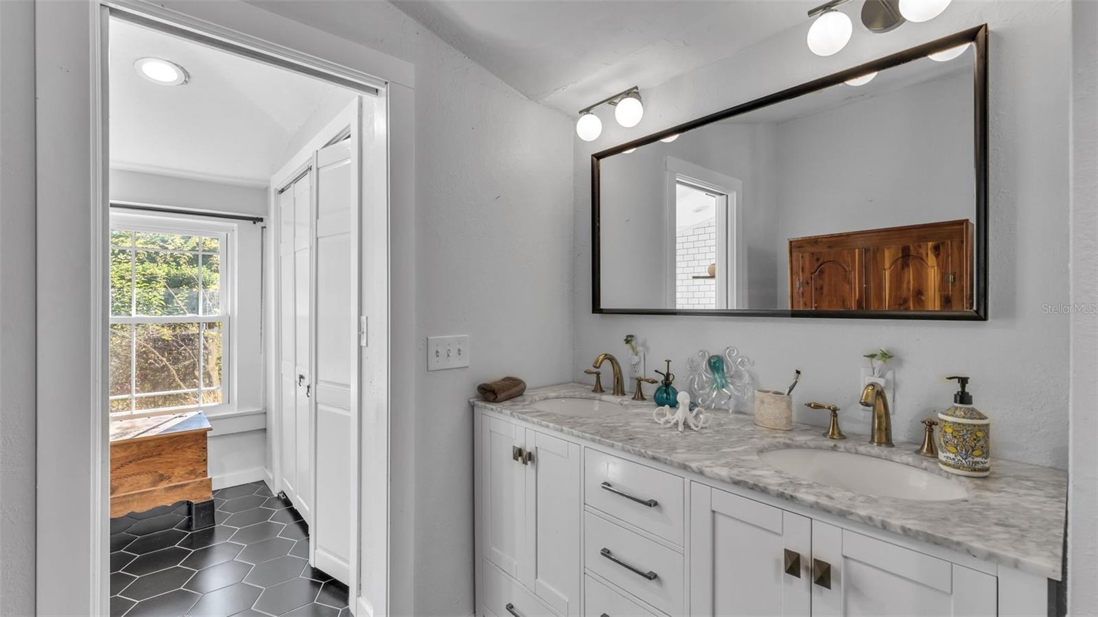 Image 30 of 57 For 2022 Lake Miriam Drive