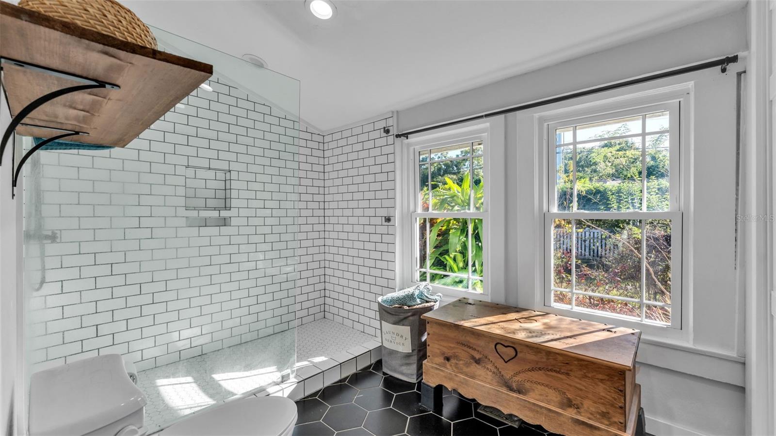 Image 34 of 57 For 2022 Lake Miriam Drive