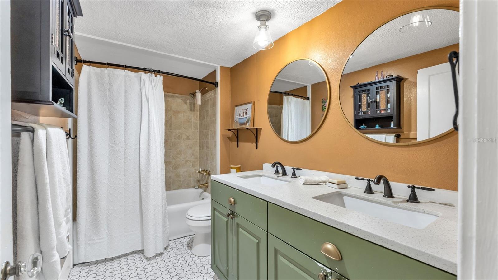 Image 35 of 57 For 2022 Lake Miriam Drive