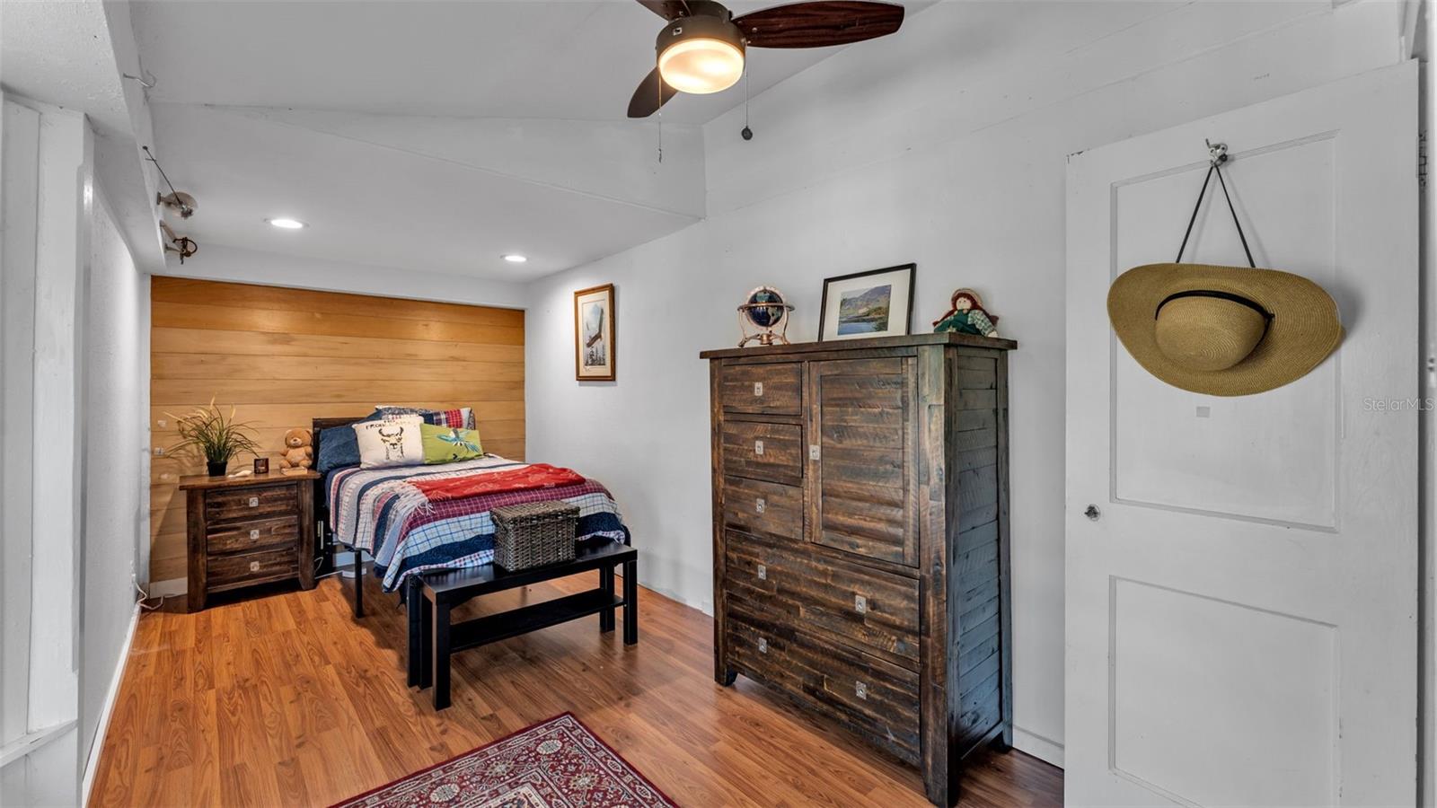 Image 37 of 57 For 2022 Lake Miriam Drive