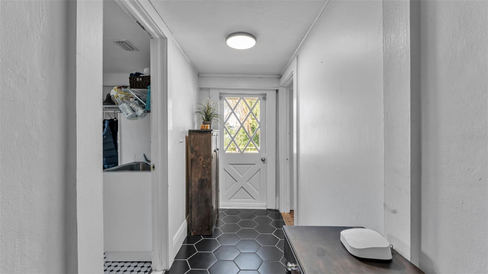 Image 42 of 57 For 2022 Lake Miriam Drive