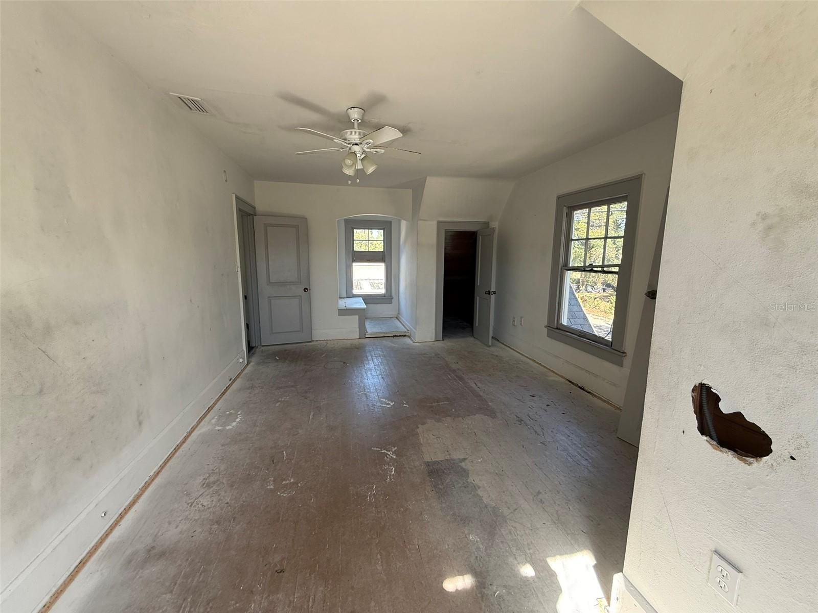 Image 12 of 15 For 1201 Oakhill Street