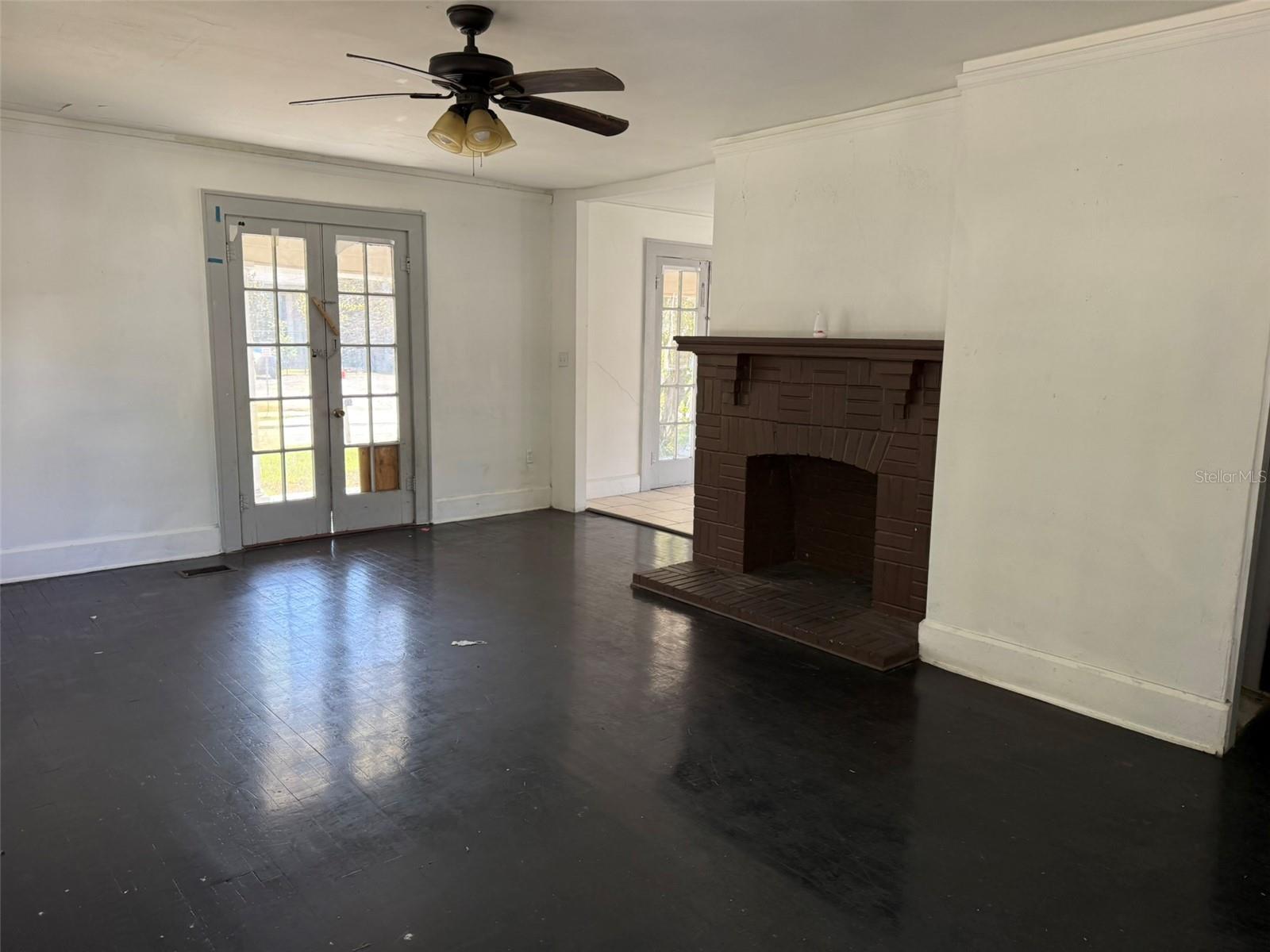 Image 4 of 15 For 1201 Oakhill Street