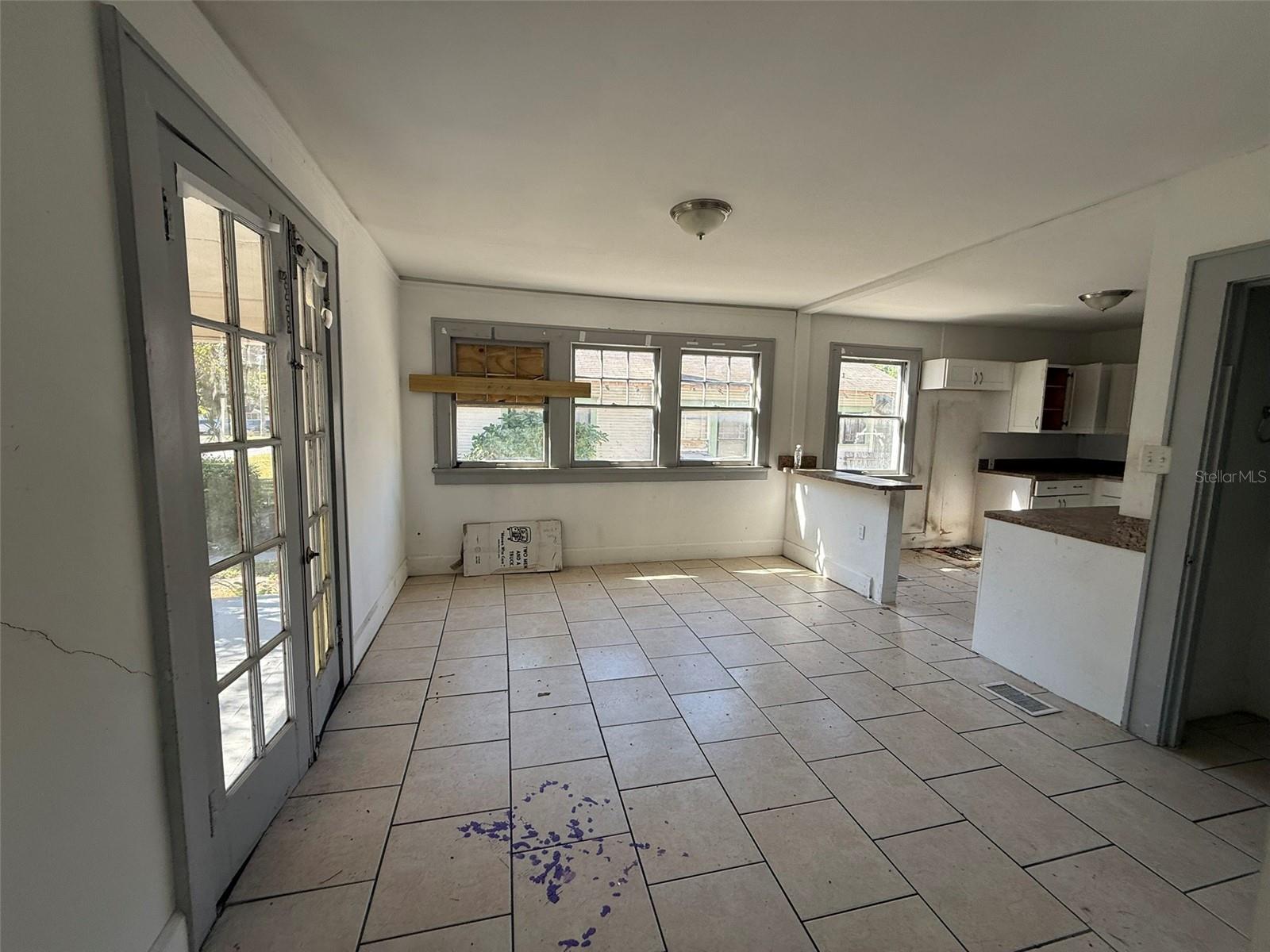 Image 5 of 15 For 1201 Oakhill Street