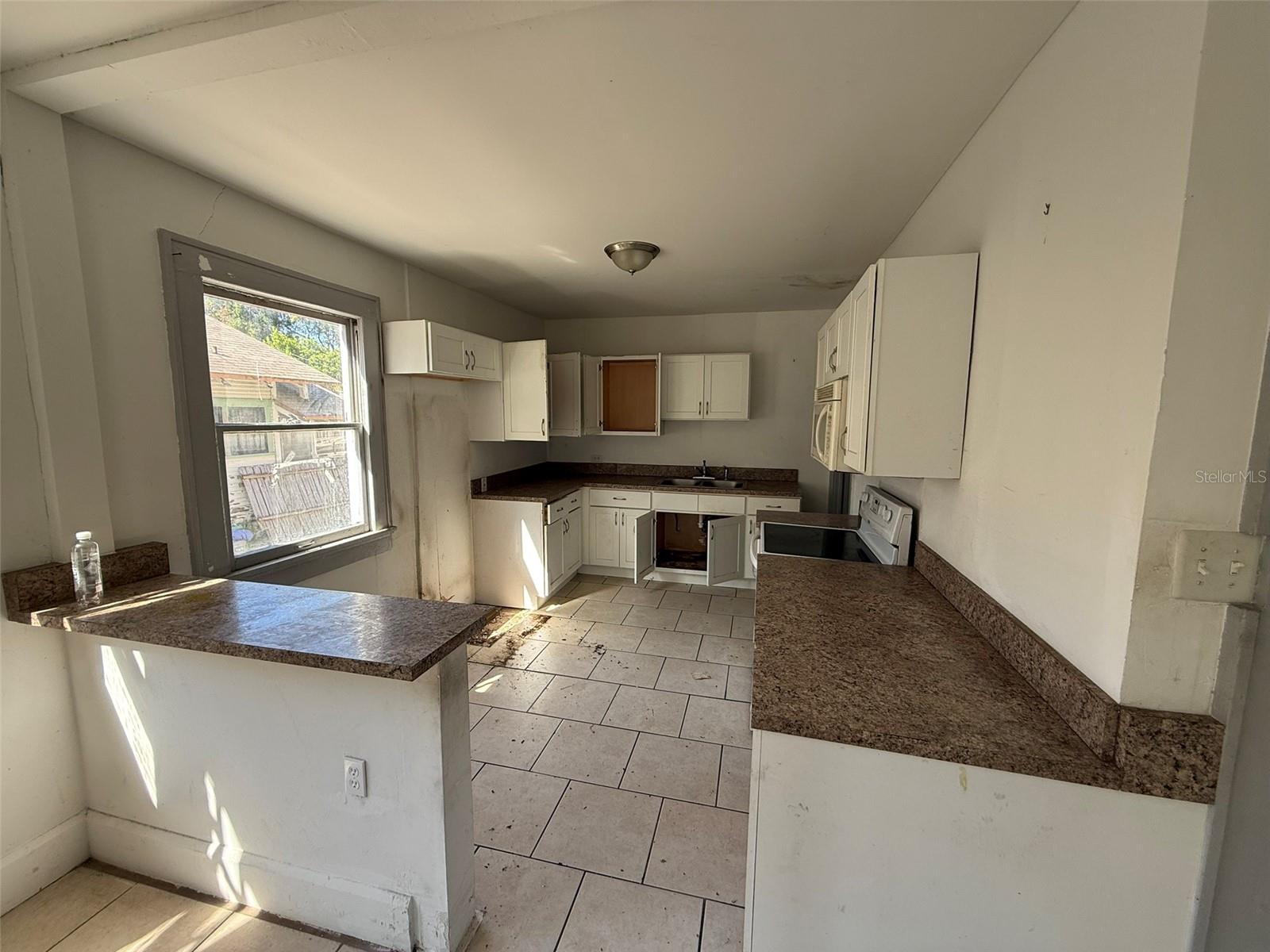 Image 6 of 15 For 1201 Oakhill Street