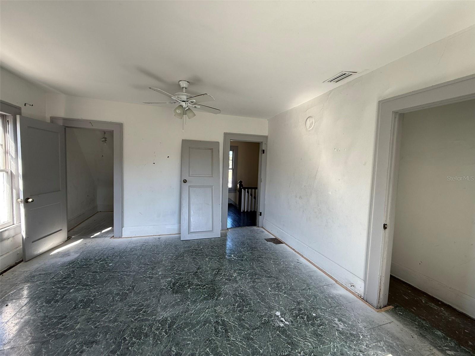 Image 9 of 15 For 1201 Oakhill Street