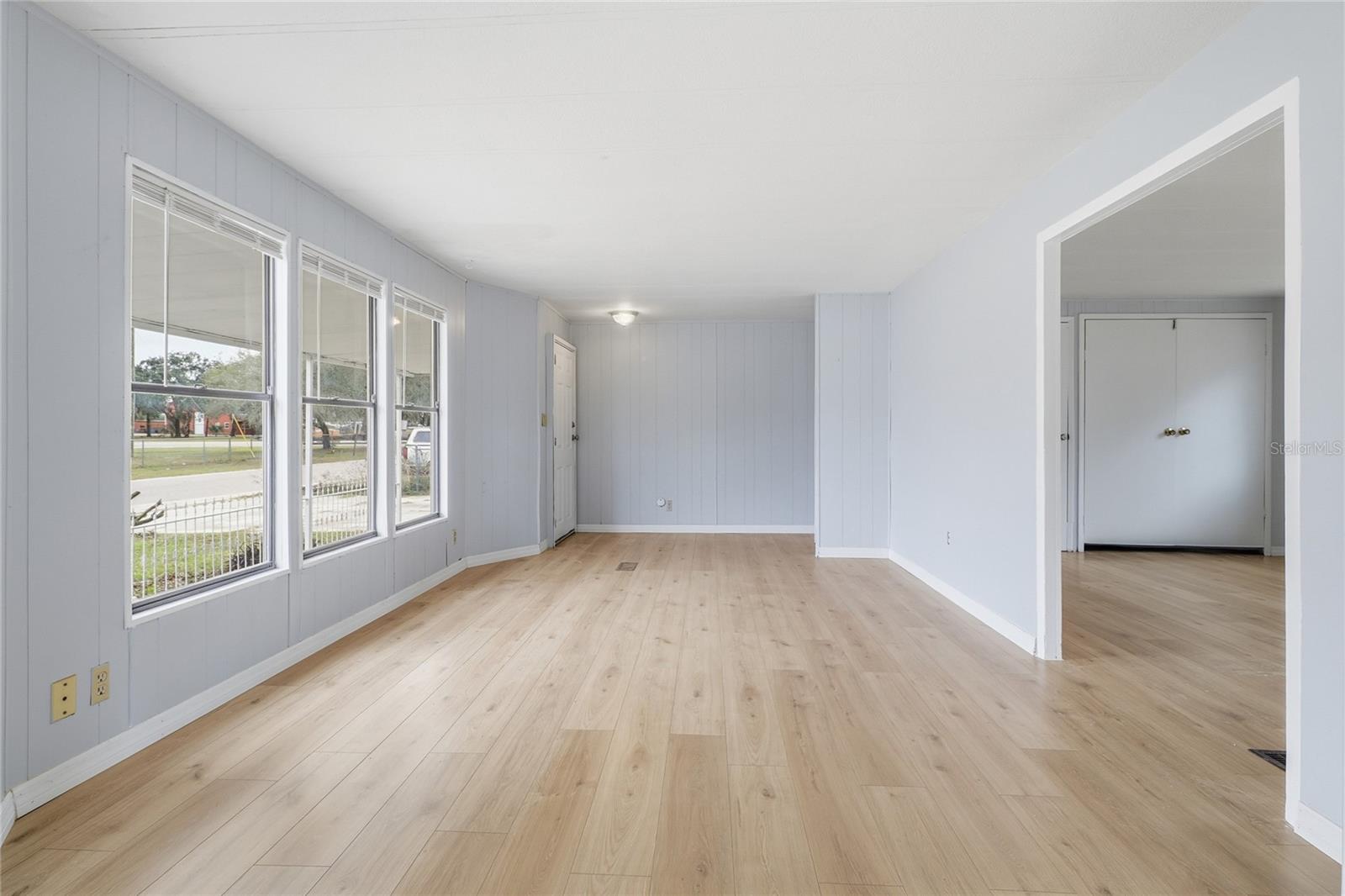 Image 13 of 40 For 419 Sunrise Boulevard