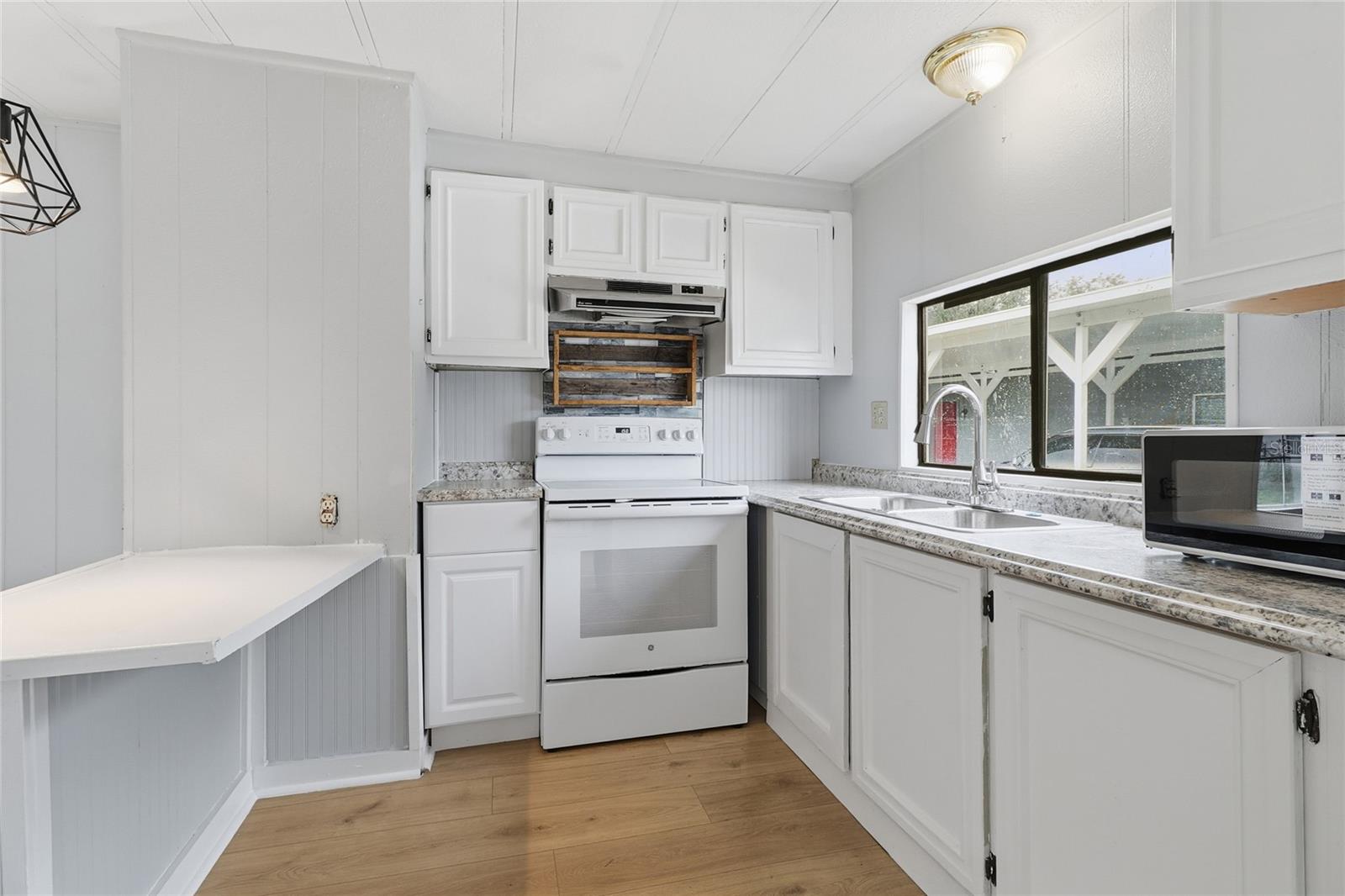 Image 17 of 40 For 419 Sunrise Boulevard